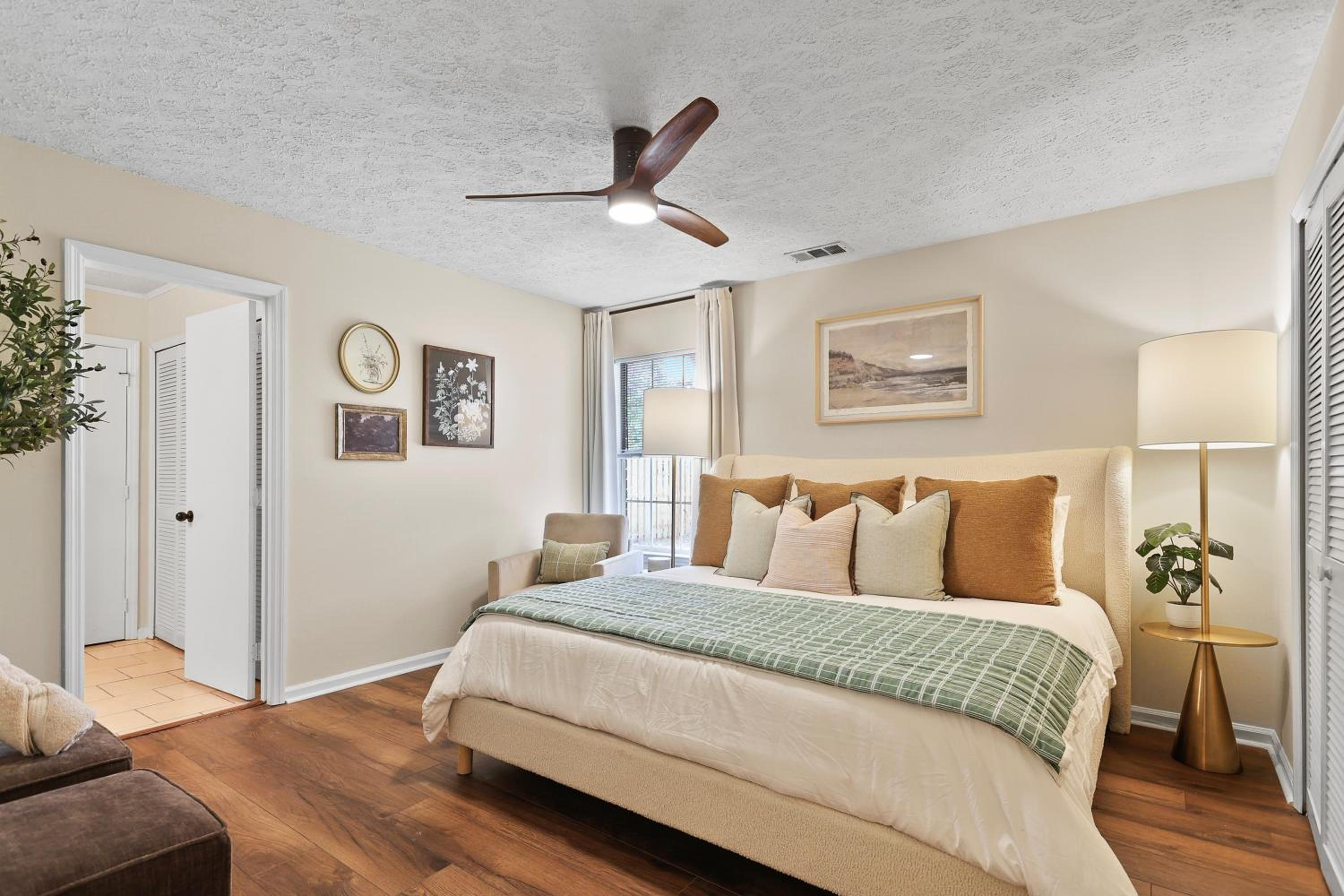 New Meets Nostalgic - Adorable Cottage Sleeps 8