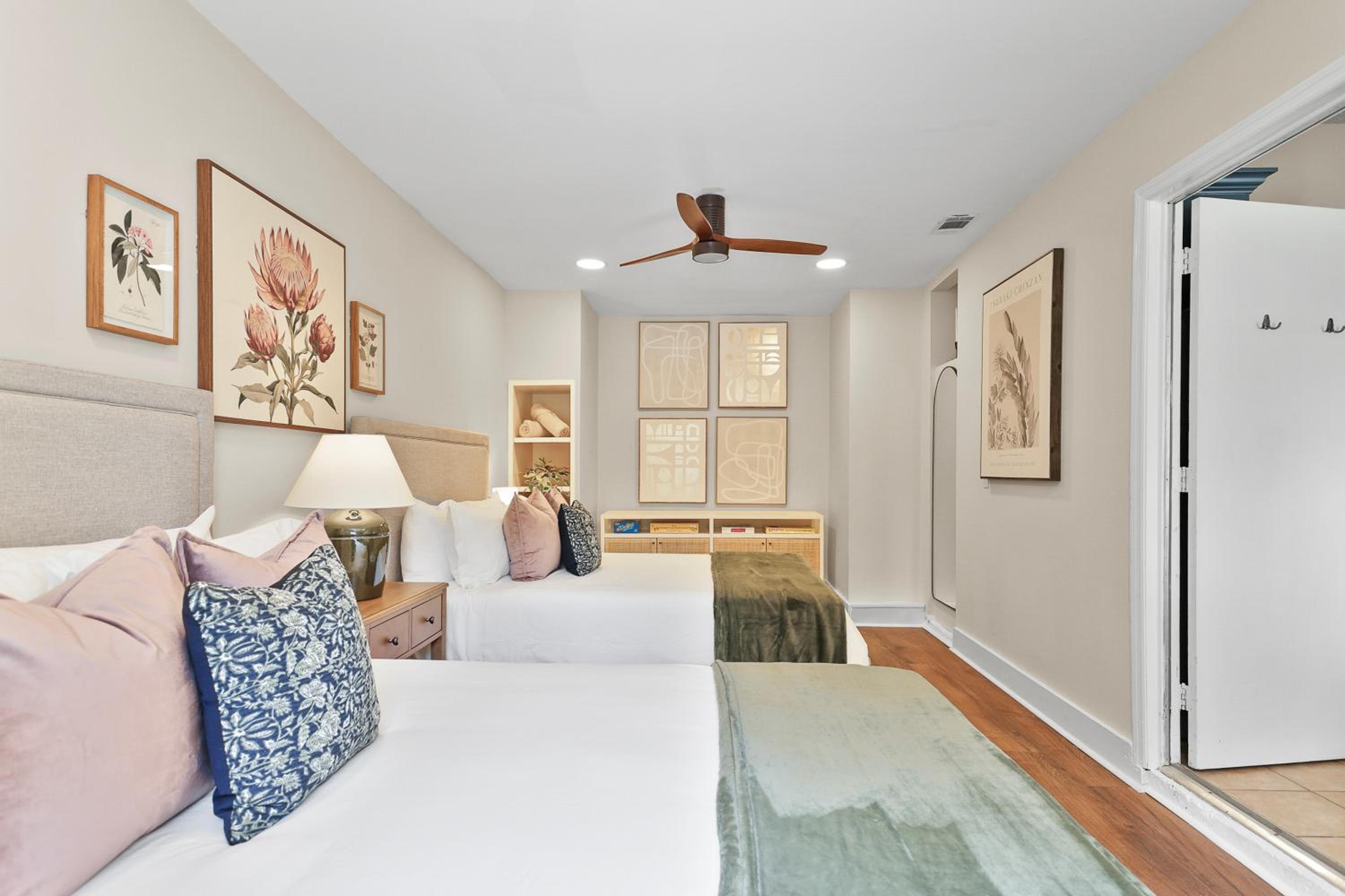 New Meets Nostalgic - Adorable Cottage Sleeps 8