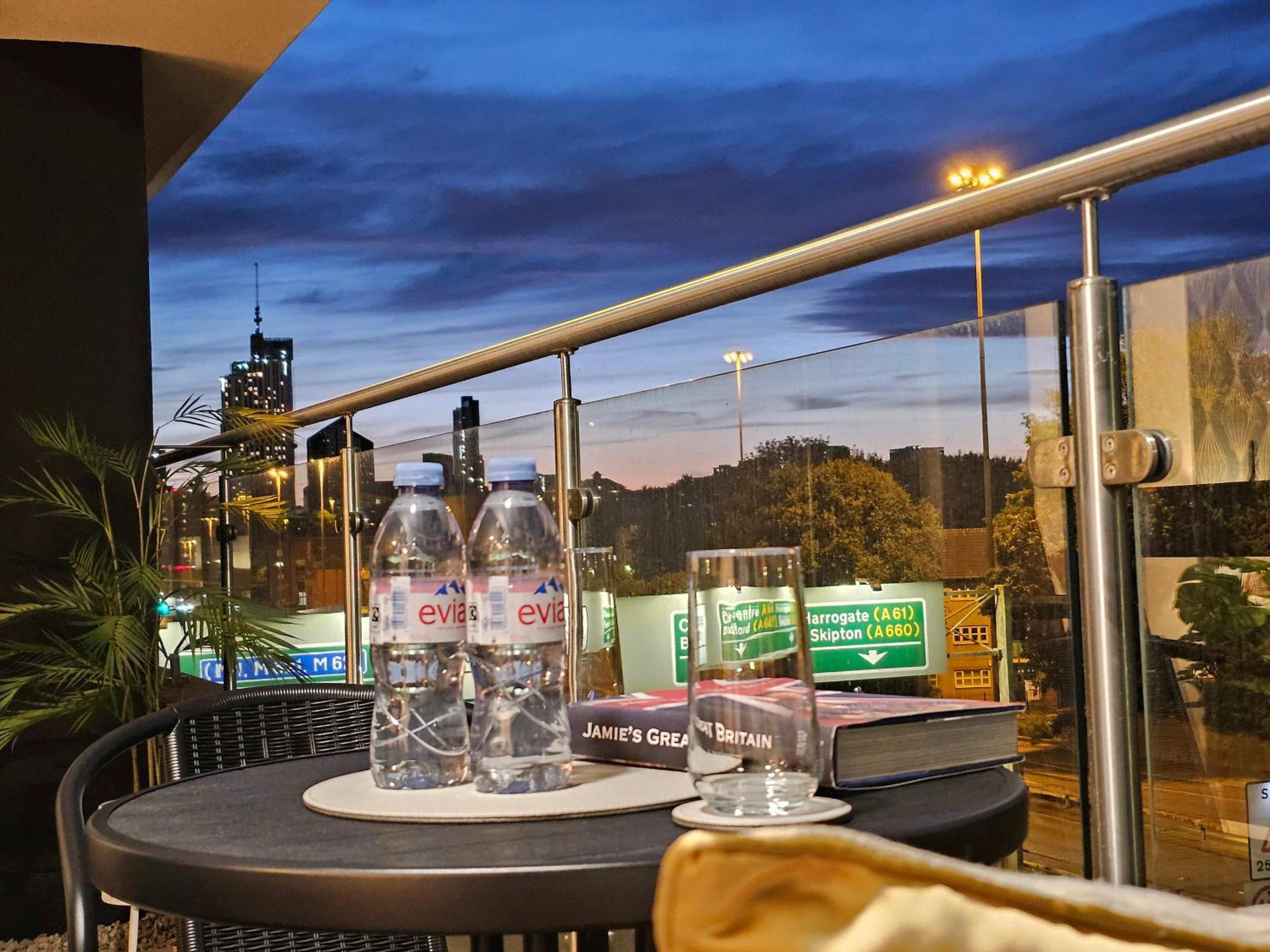 Unique 2-Bed, 2-Bath Apartment with Private Terrace, Near Leeds Bus Station & City Centre