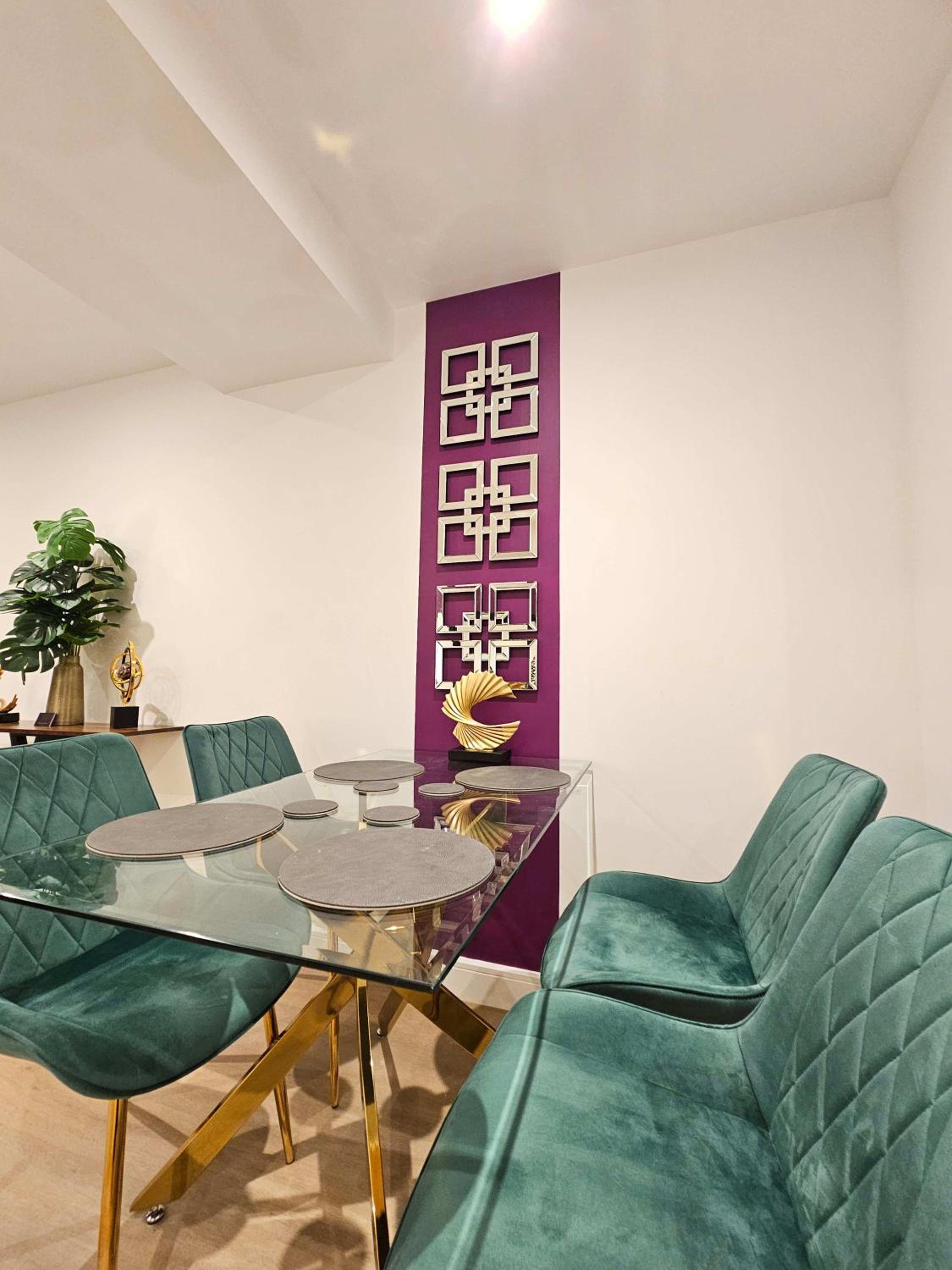 Unique 2-Bed, 2-Bath Apartment with Private Terrace, Near Leeds Bus Station & City Centre