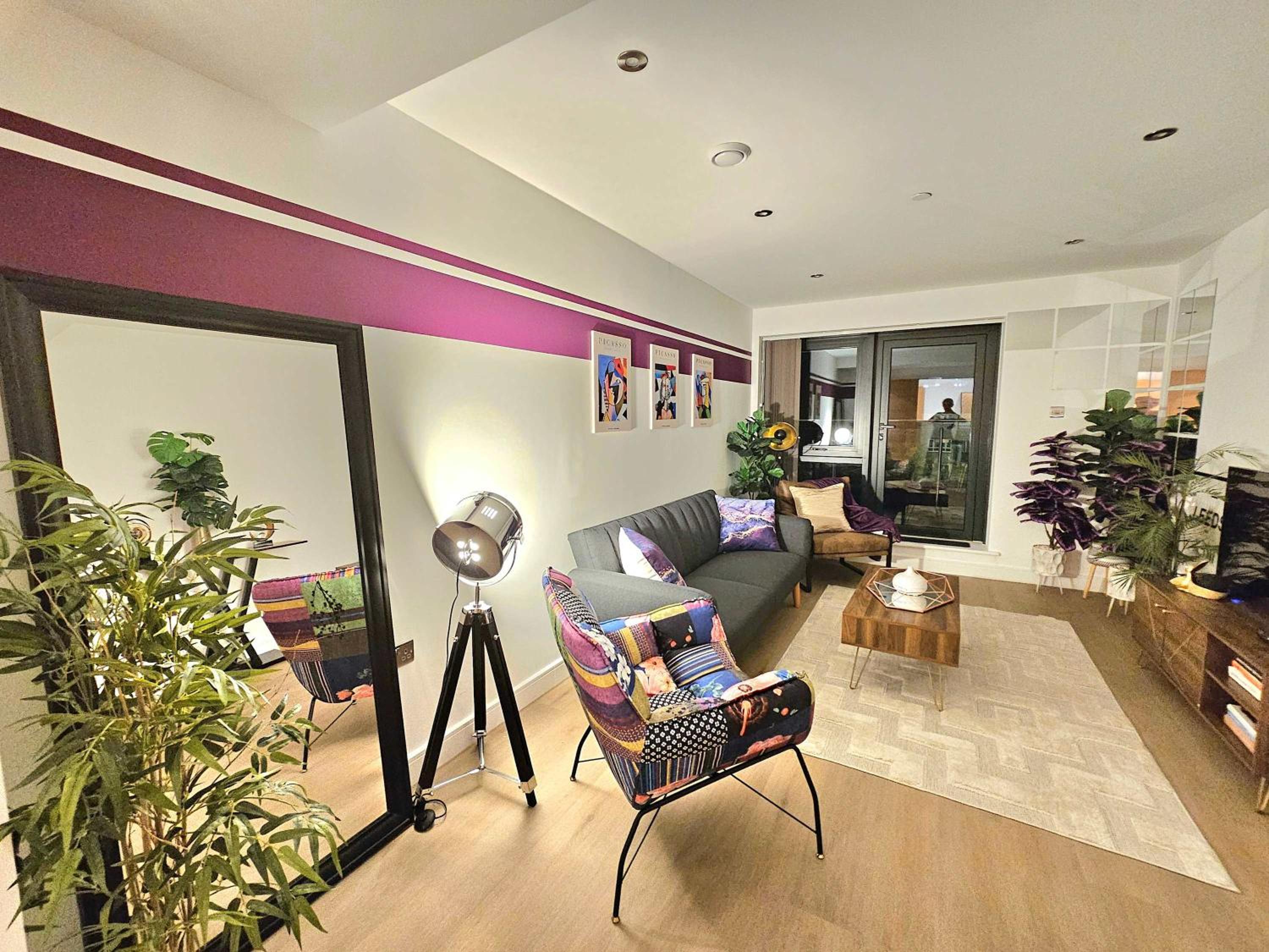 Unique 2-Bed, 2-Bath Apartment with Private Terrace, Near Leeds Bus Station & City Centre
