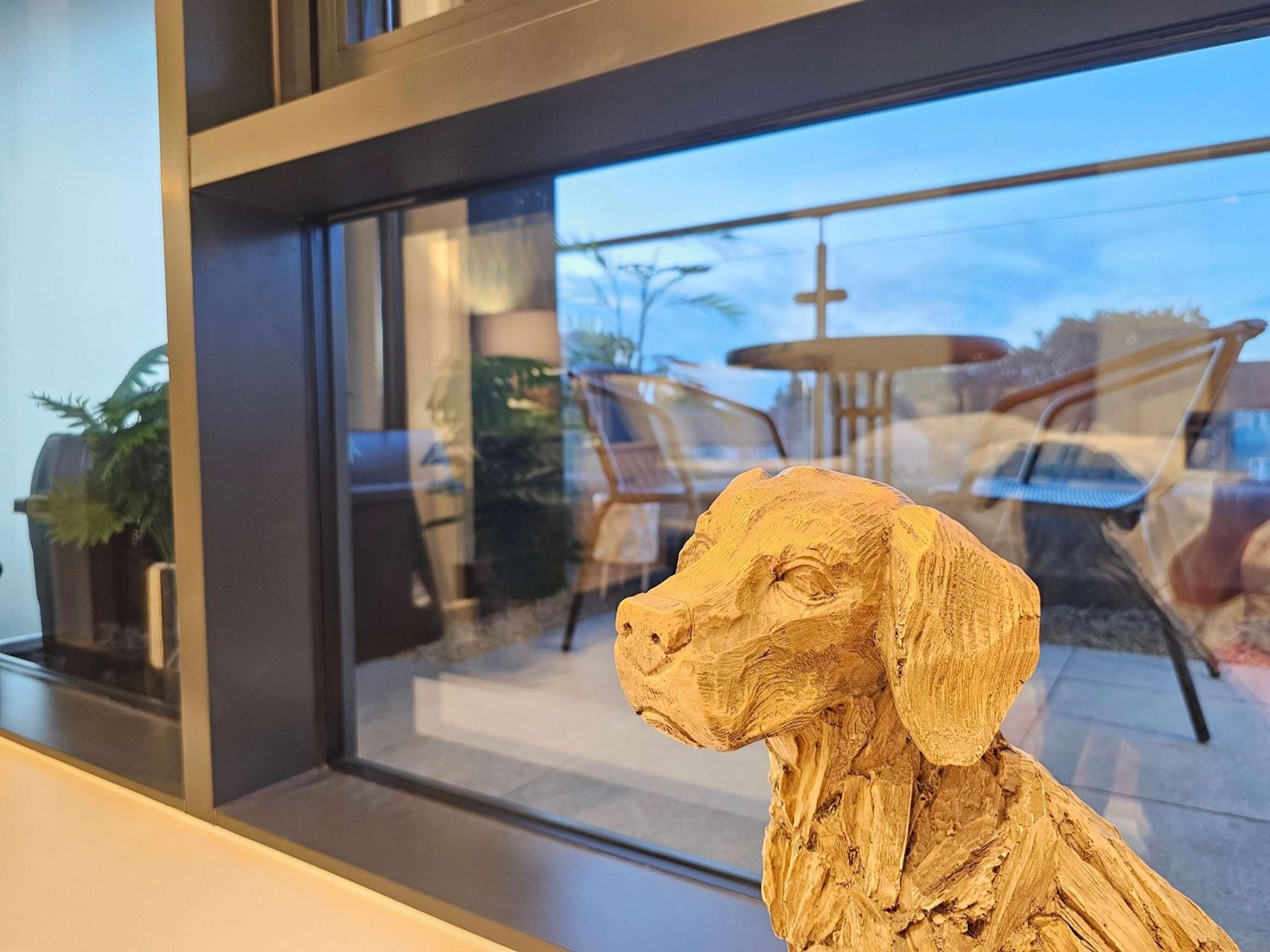 Unique 2-Bed, 2-Bath Apartment with Private Terrace, Near Leeds Bus Station & City Centre