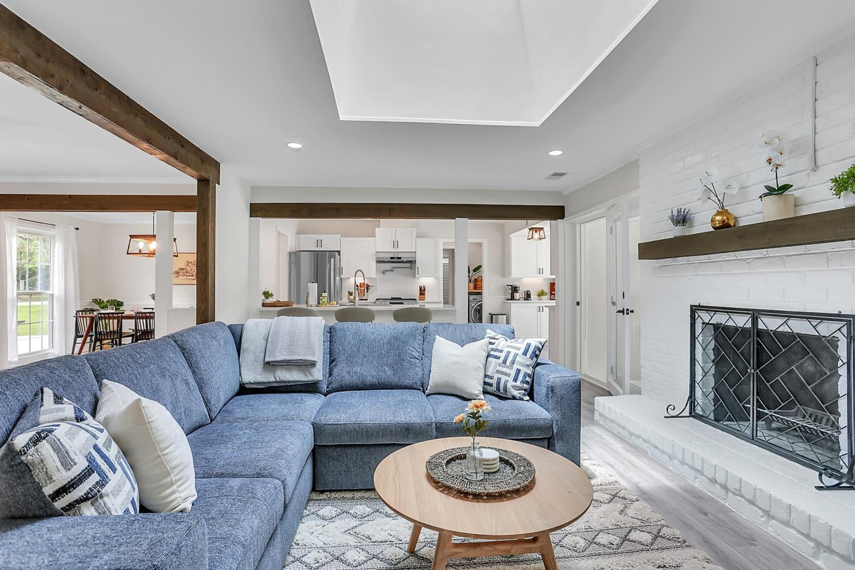Coastal Pool Retreat Near Beach Downtown & Fun