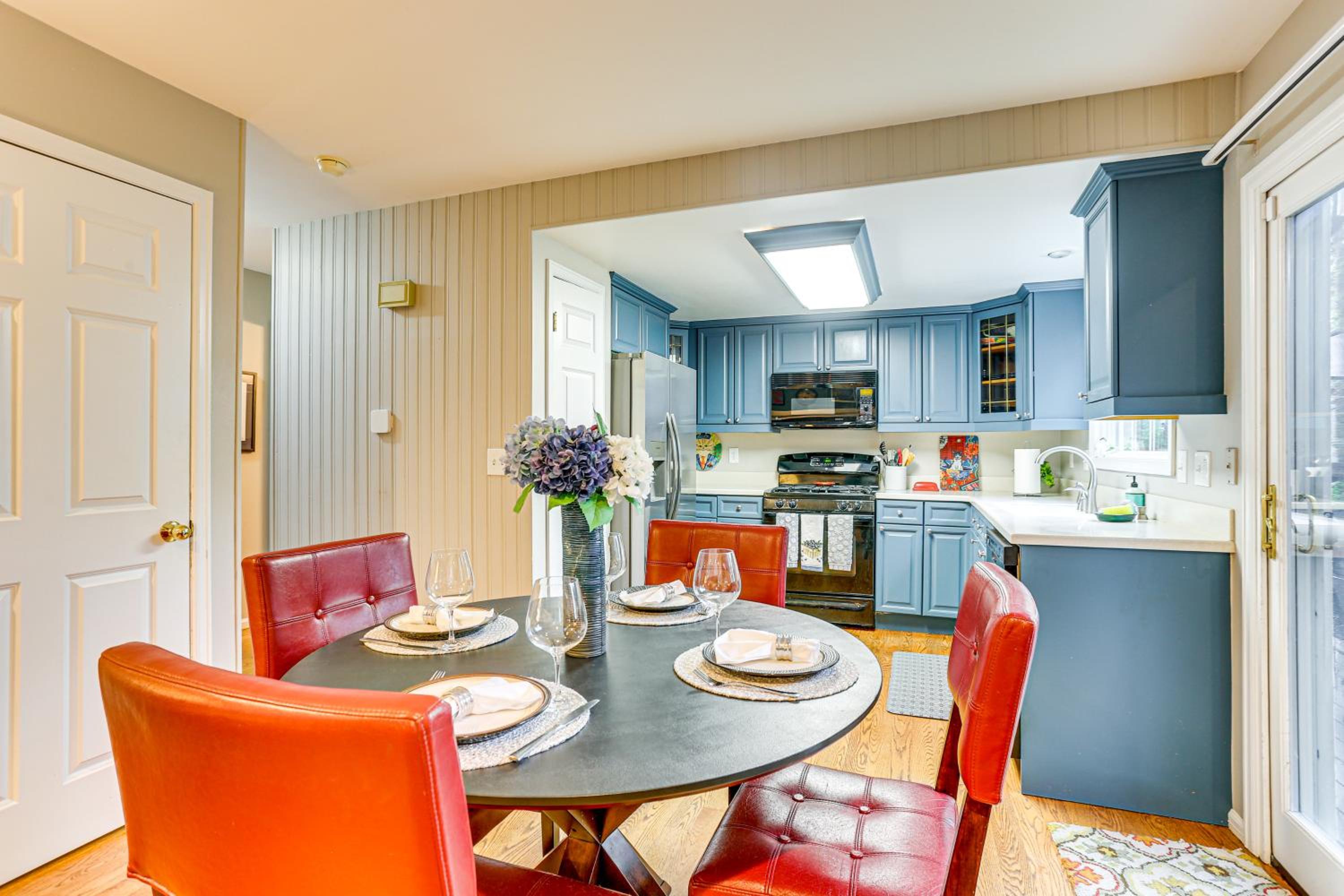 Spacious Family Home with Deck and Yard in Littleton!