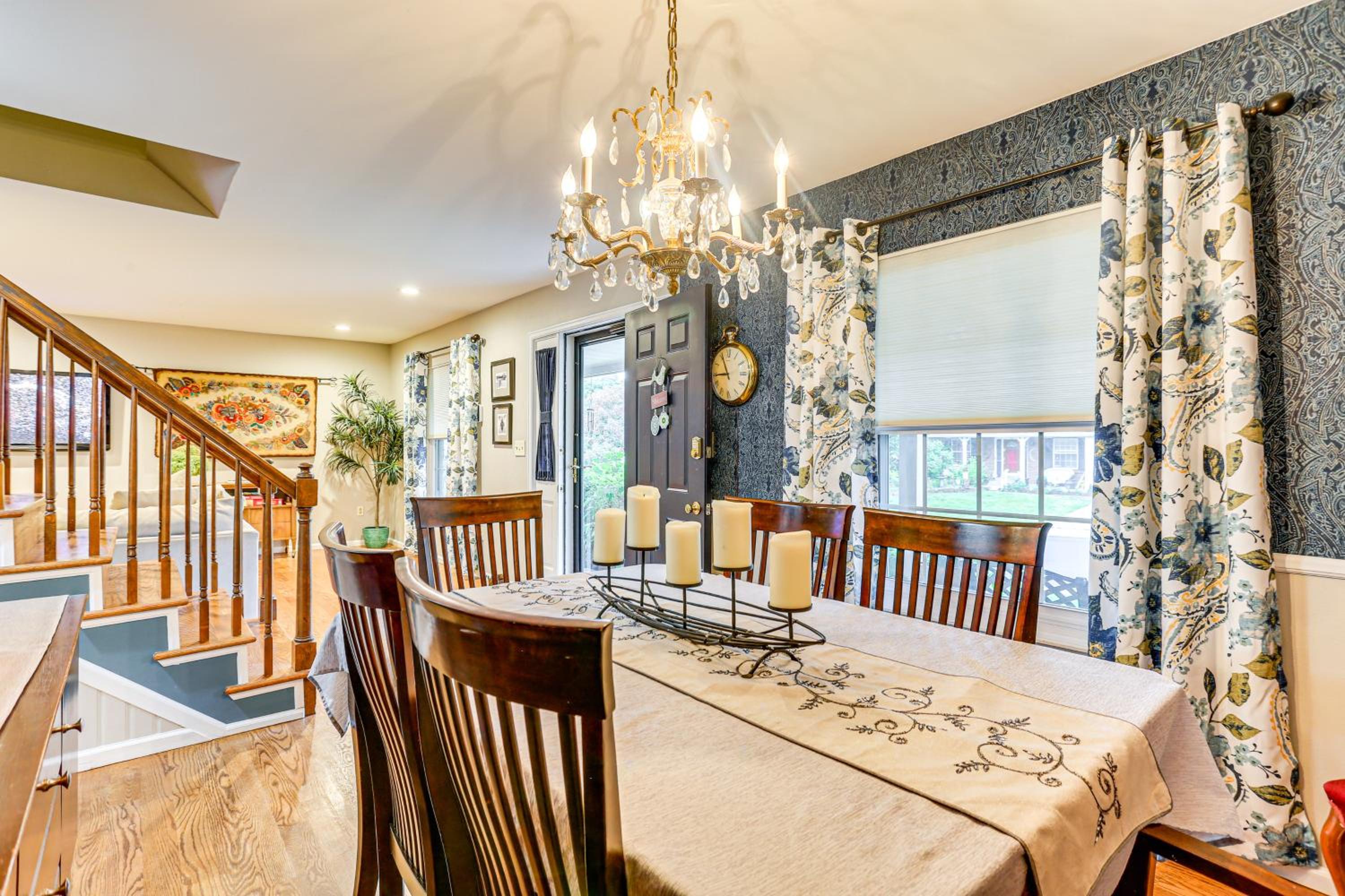 Spacious Family Home with Deck and Yard in Littleton!