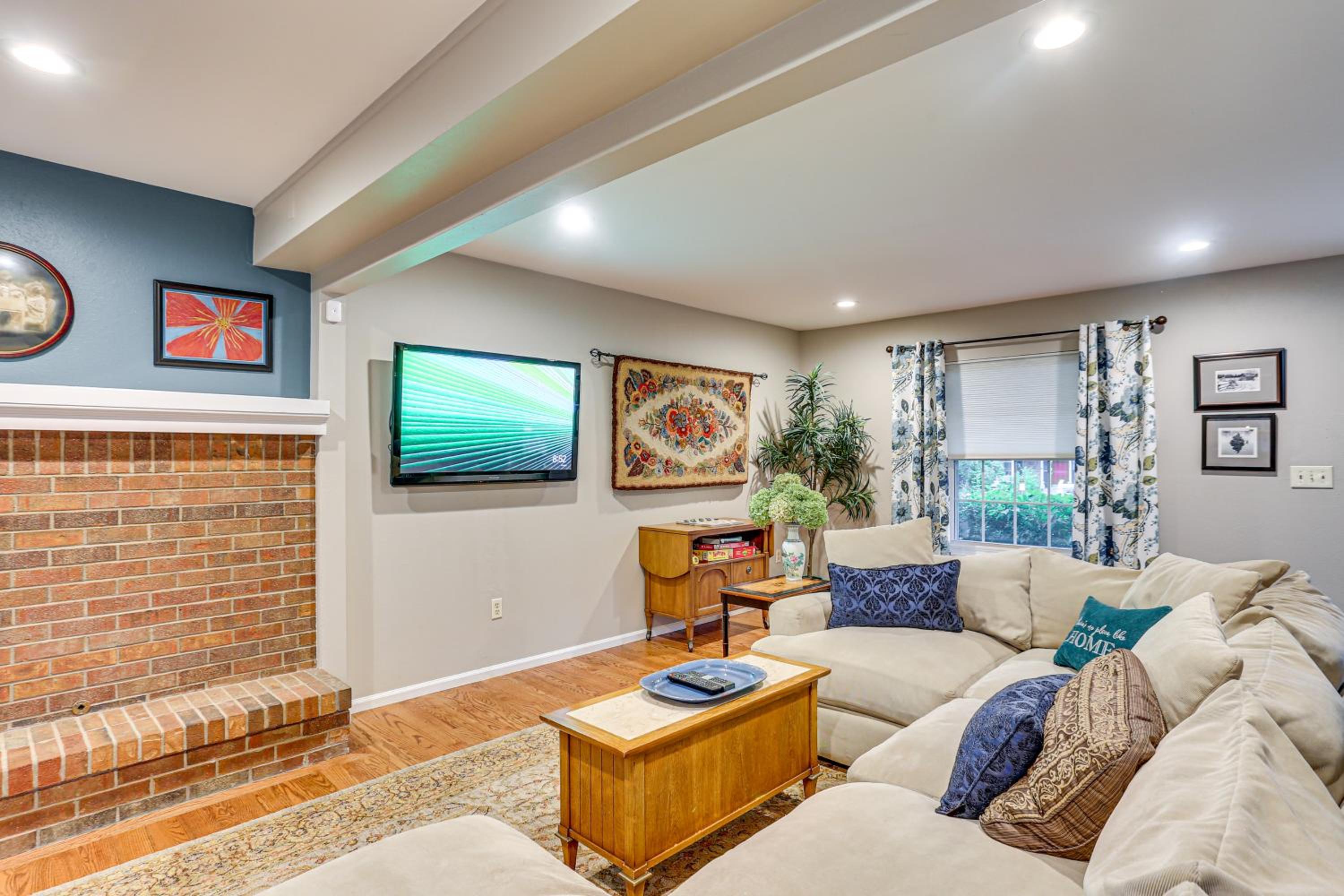 Spacious Family Home with Deck and Yard in Littleton!