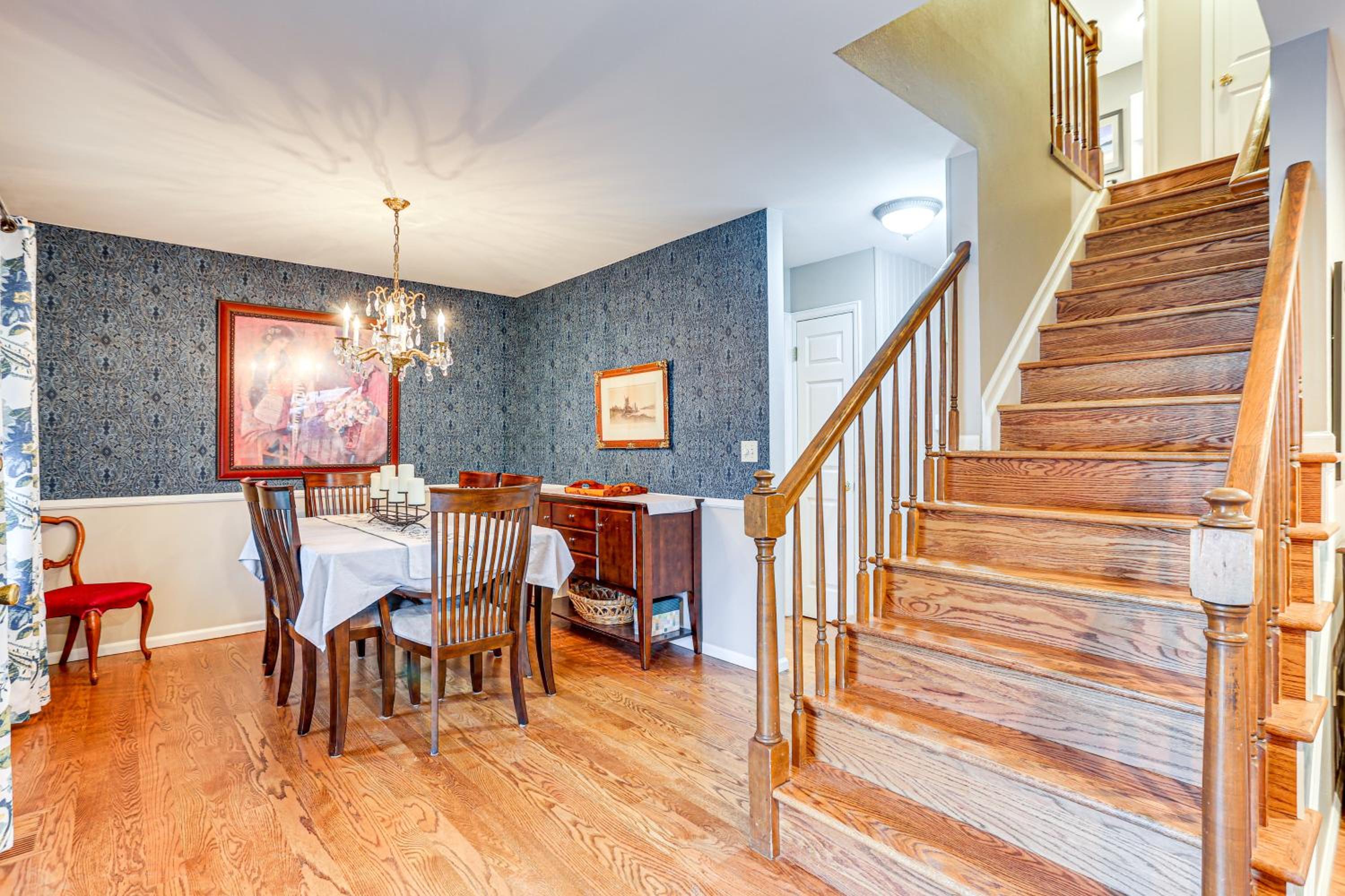 Spacious Family Home with Deck and Yard in Littleton!