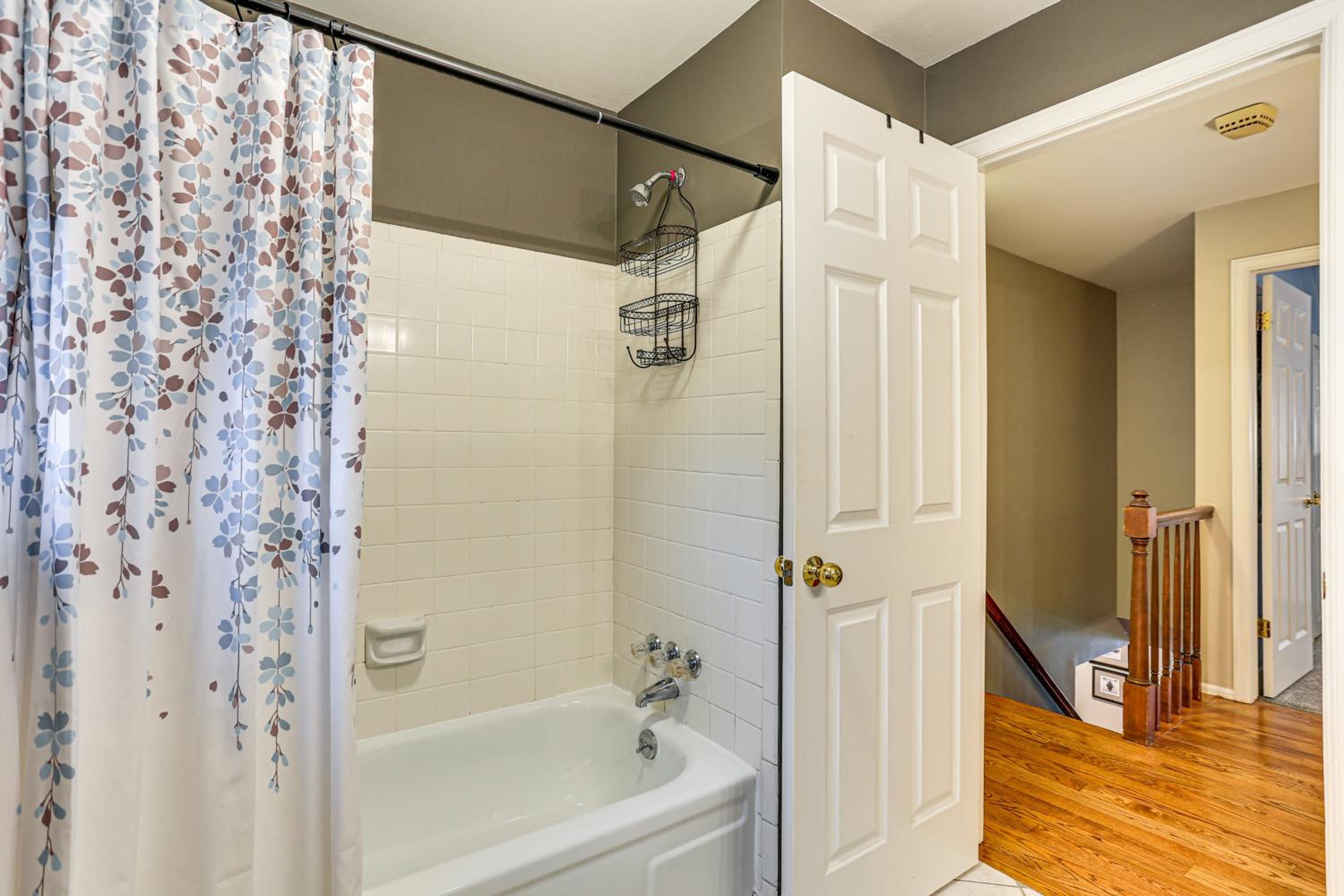 Spacious Family Home with Deck and Yard in Littleton!