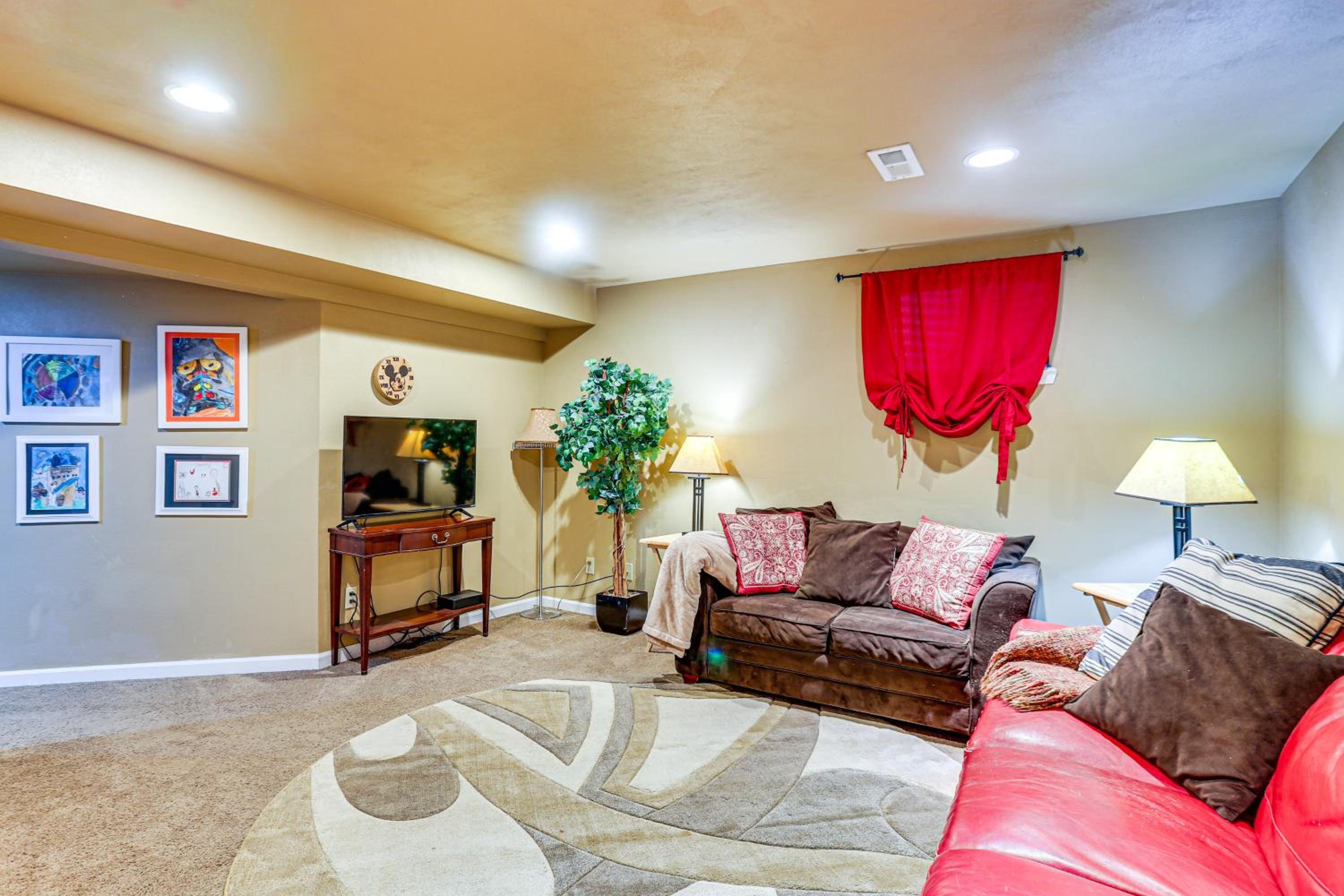 Spacious Family Home with Deck and Yard in Littleton!