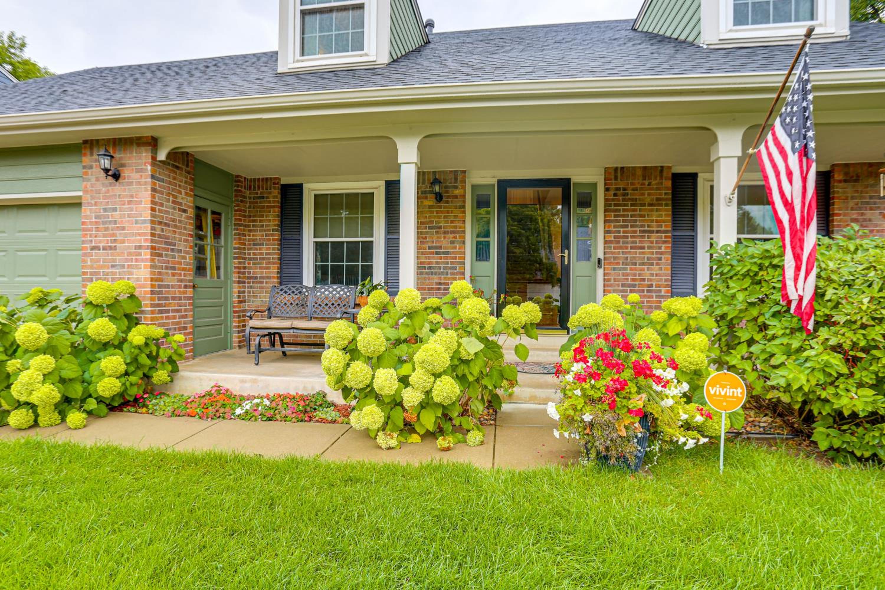 Spacious Family Home with Deck and Yard in Littleton!