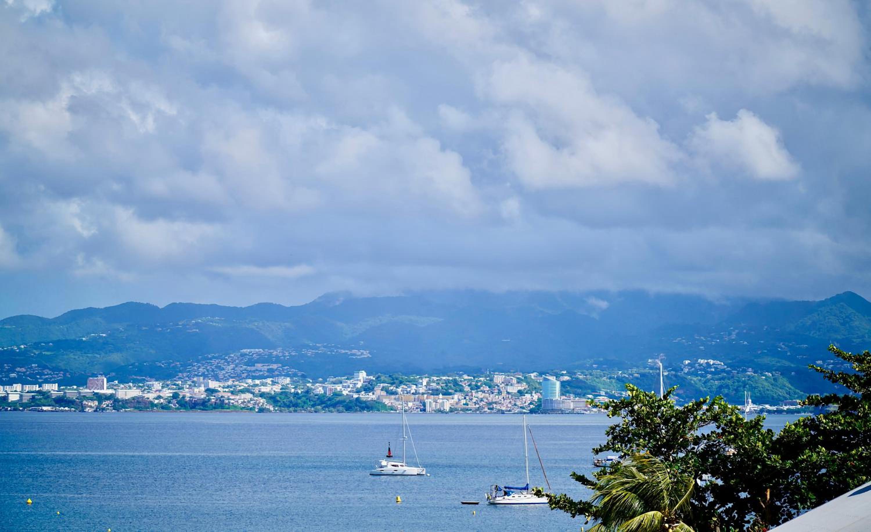Face à la mer, appartement de standing aux Trois Ilets