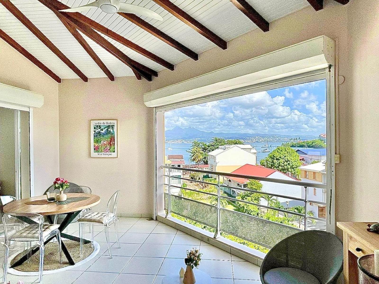 Face à la mer, appartement de standing aux Trois Ilets