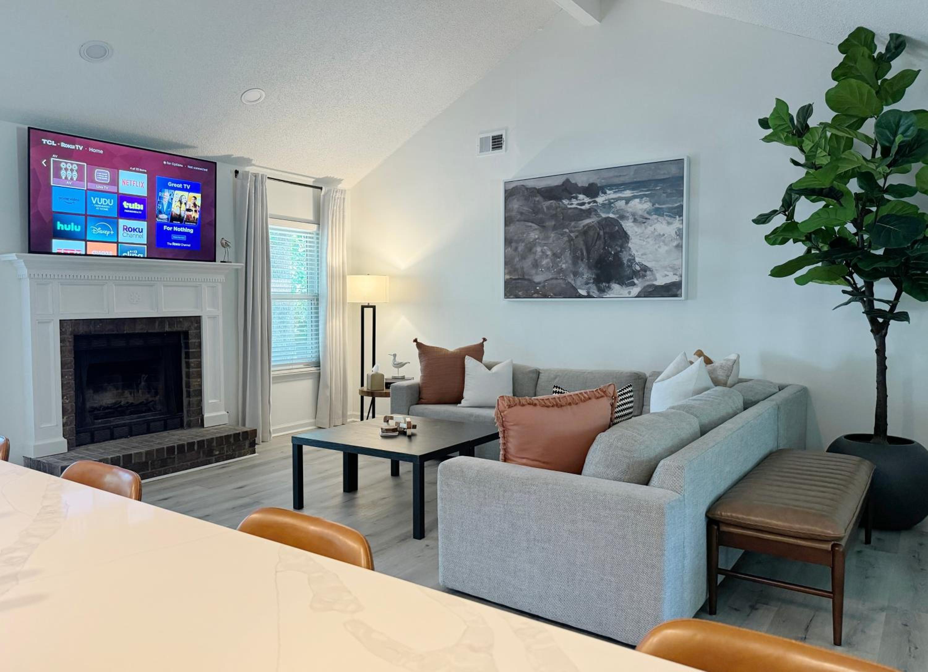 Modern Home Near Beach & City Dog Friendly