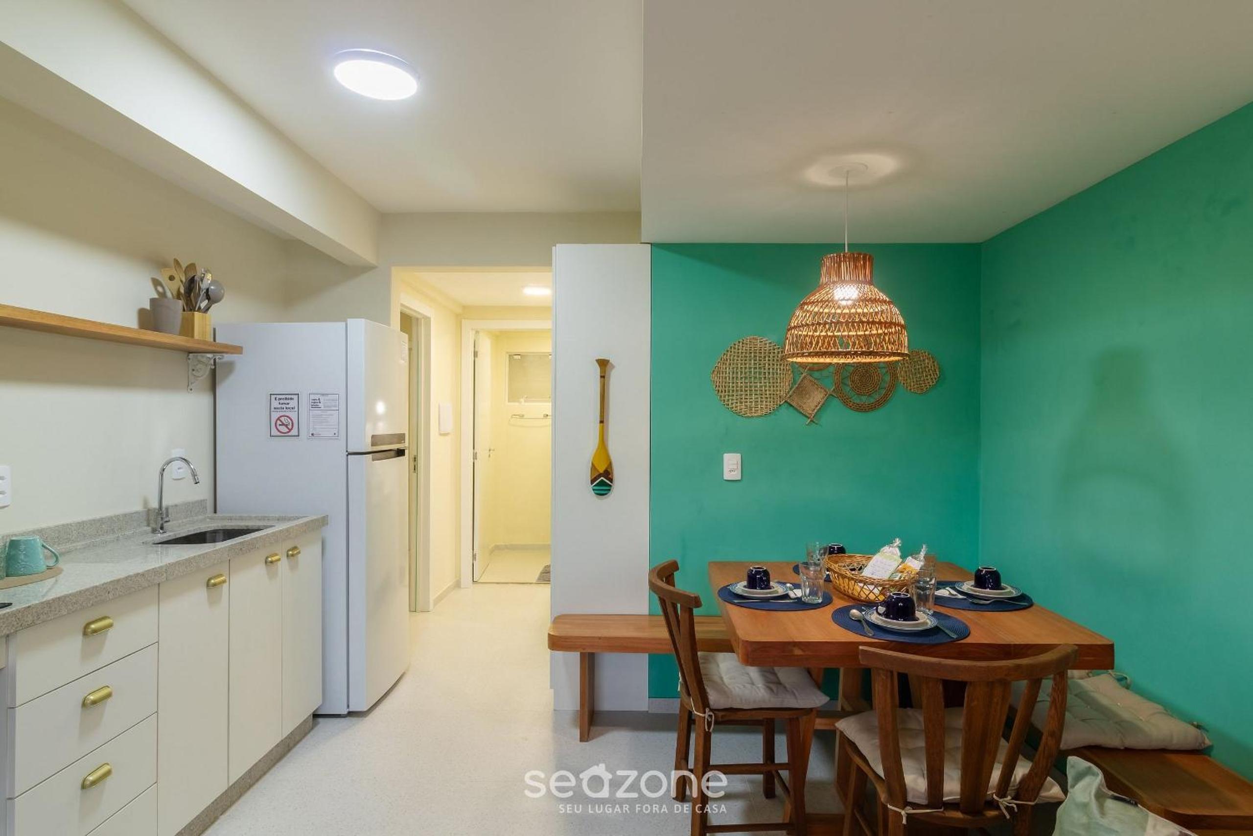 Apartment with 1 Suite 90 m from the Beach SEM0012