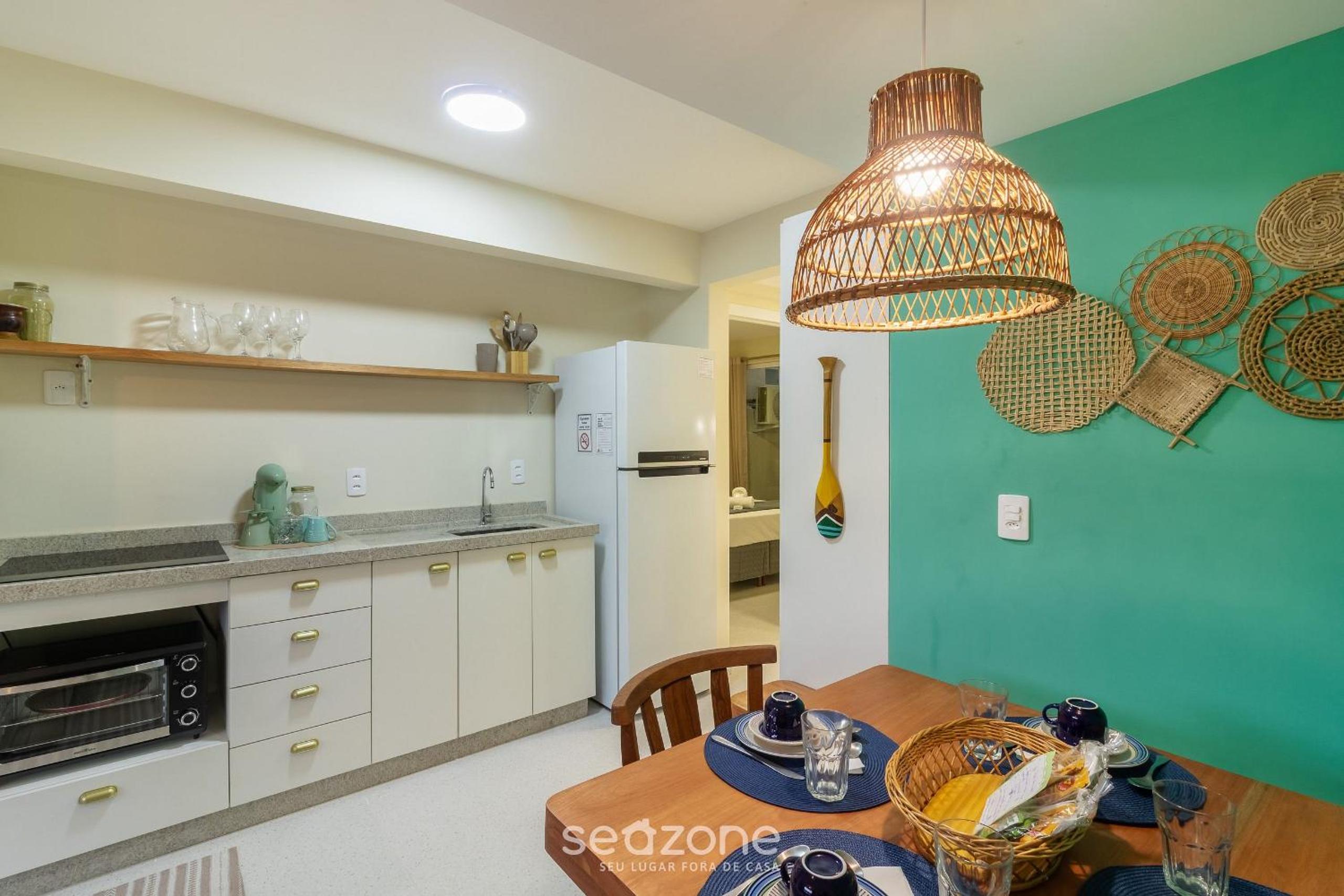 Apartment with 1 Suite 90 m from the Beach SEM0012
