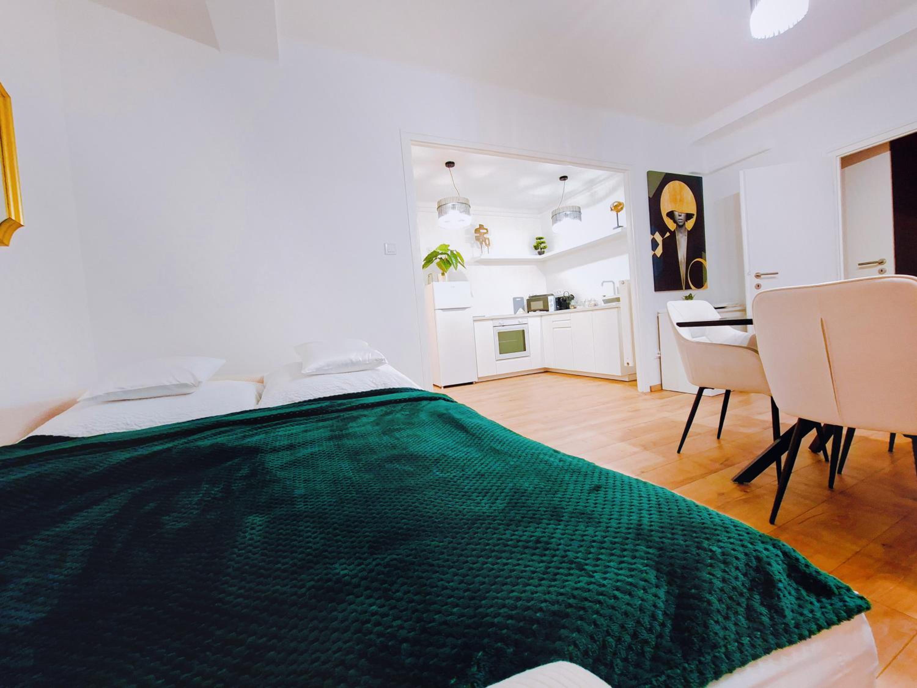 Central Station Lux Downtown Apartman