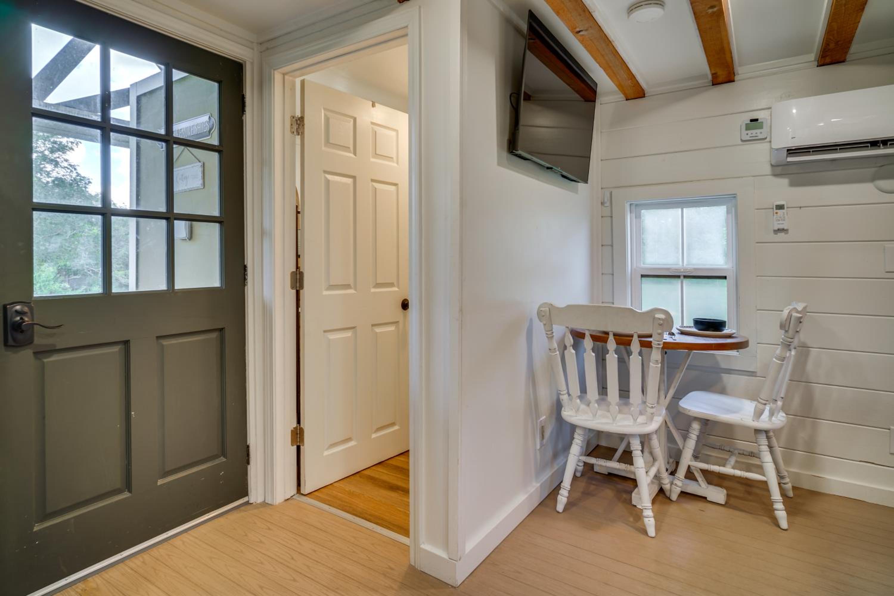 Cozy Couples Retreat with Porch on Bayou Teche!
