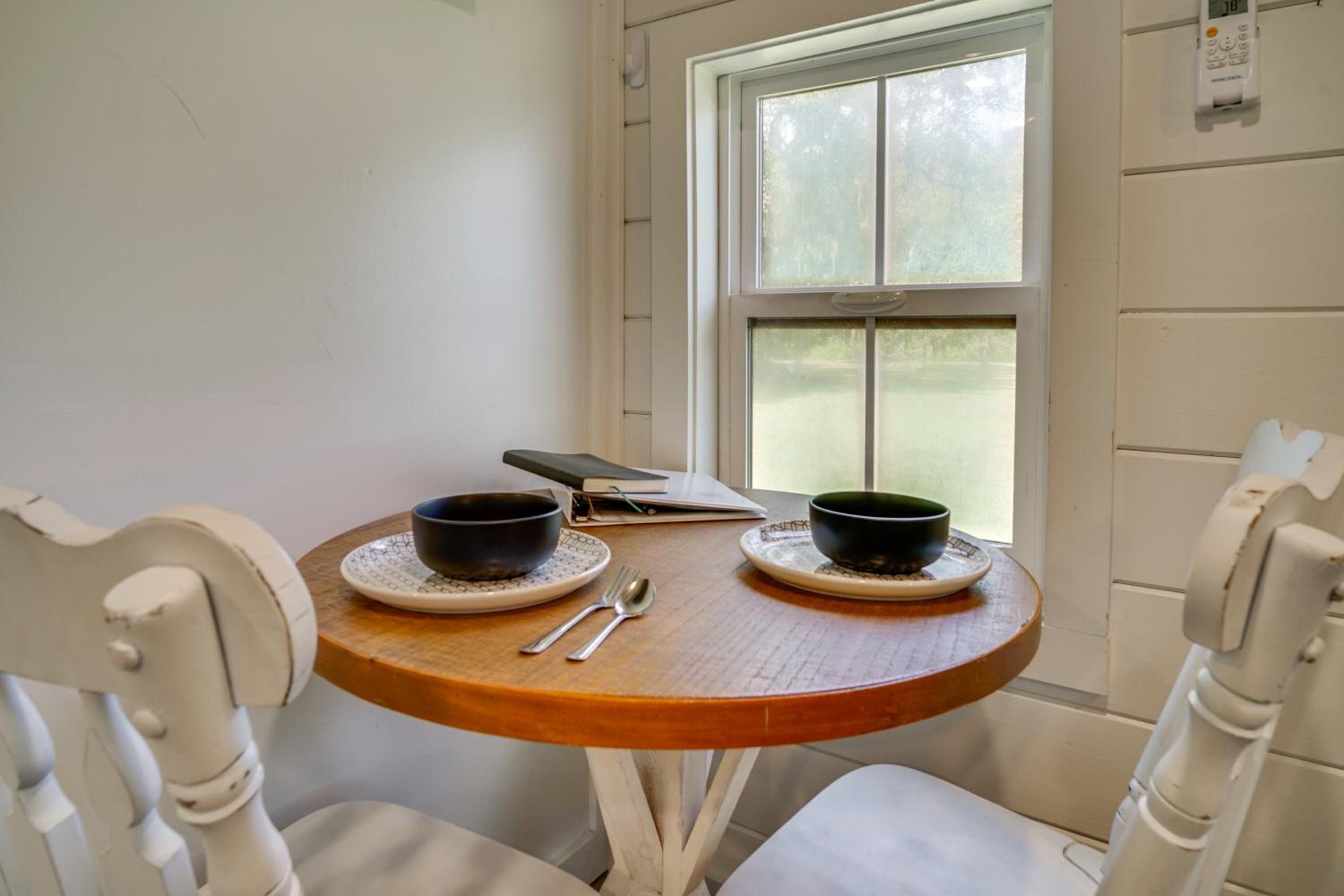 Cozy Couples Retreat with Porch on Bayou Teche!