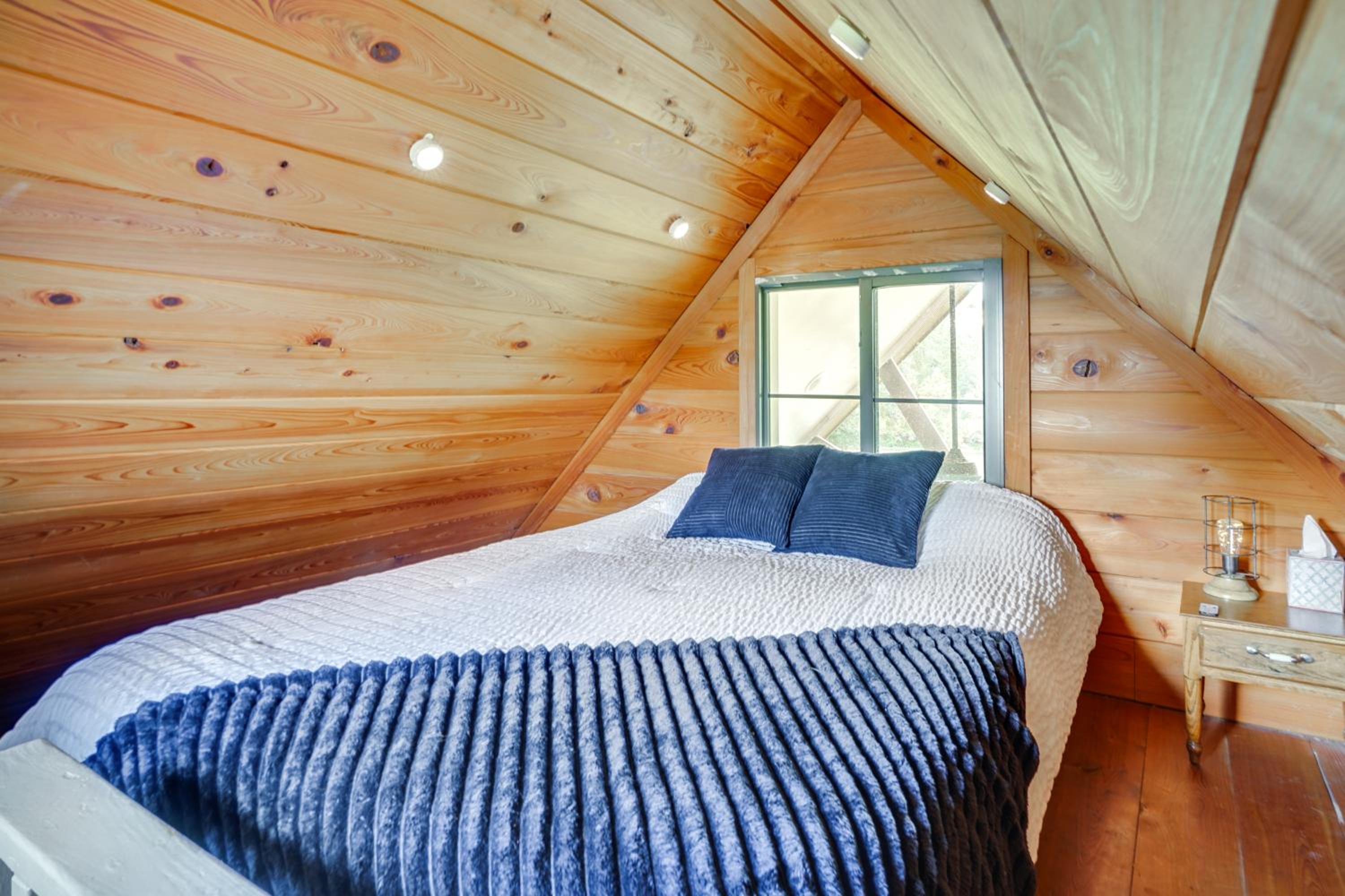 Cozy Couples Retreat with Porch on Bayou Teche!