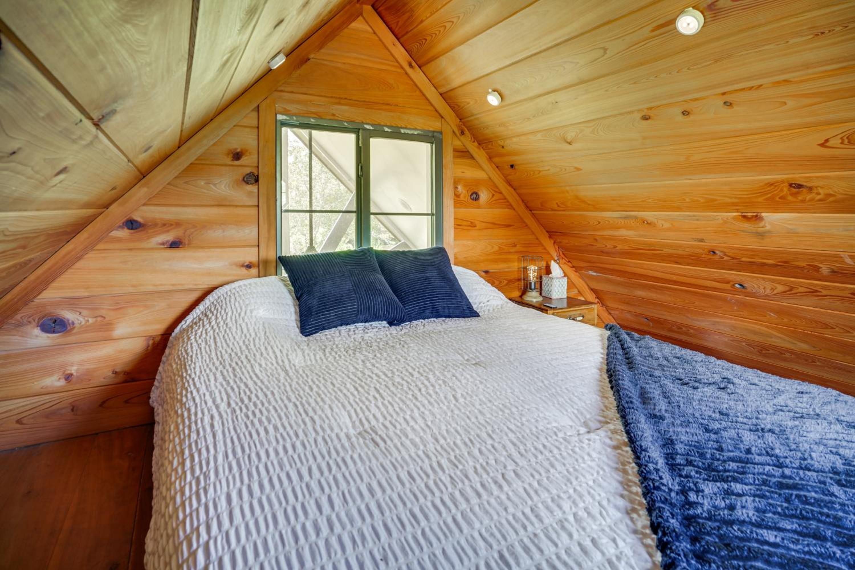 Cozy Couples Retreat with Porch on Bayou Teche!
