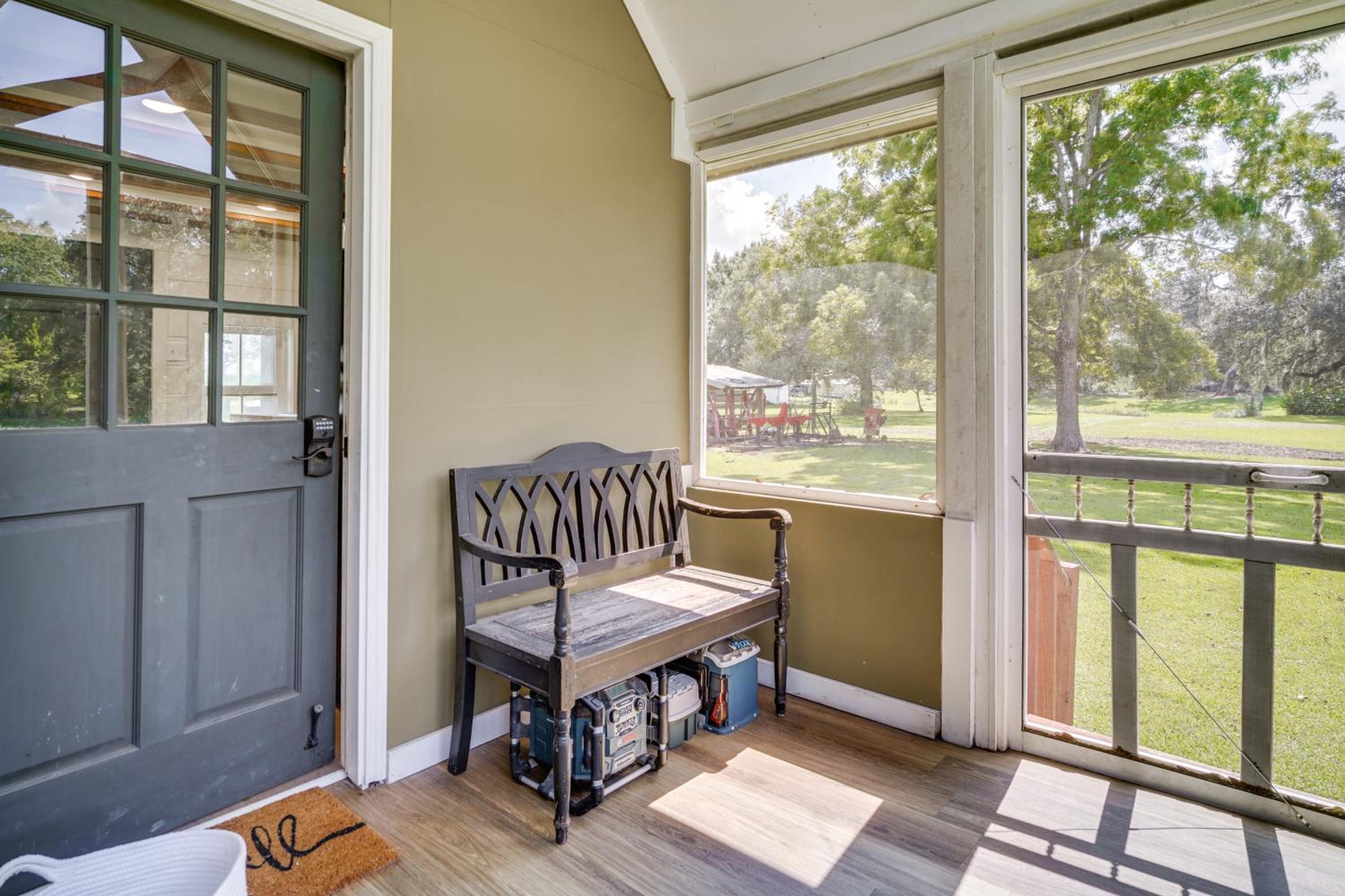 Cozy Couples Retreat with Porch on Bayou Teche!