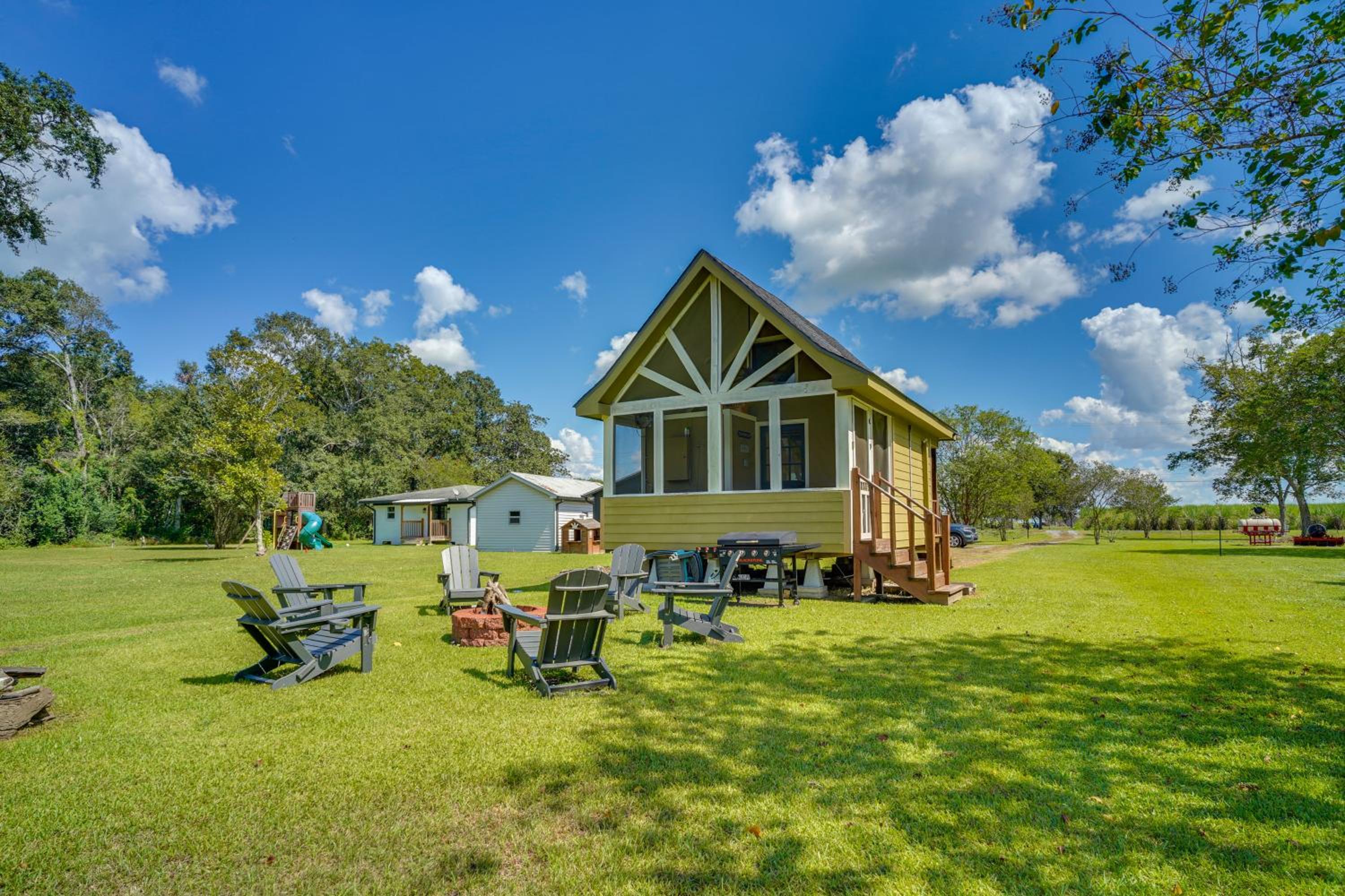 Cozy Couples Retreat with Porch on Bayou Teche!