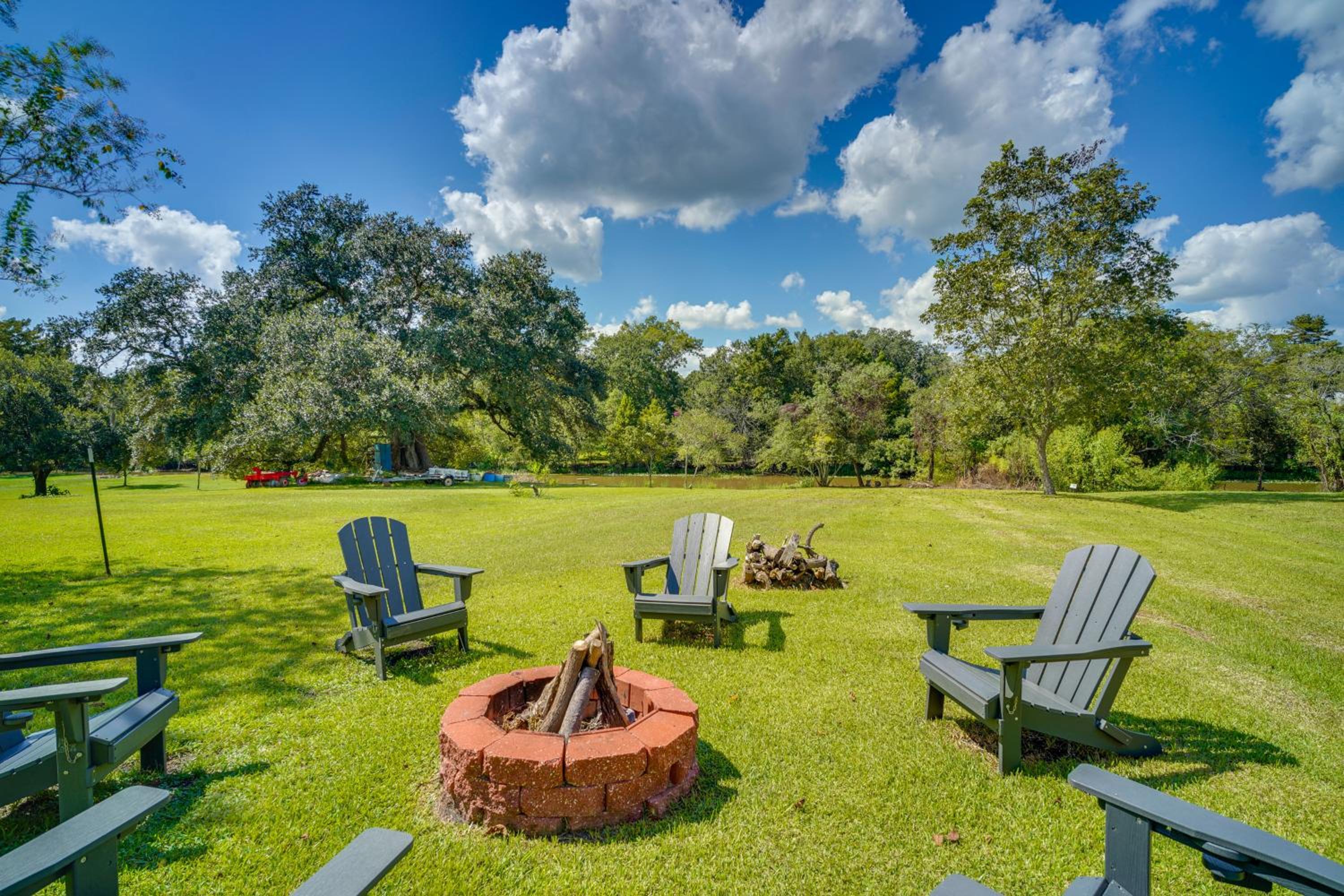 Cozy Couples Retreat with Porch on Bayou Teche!