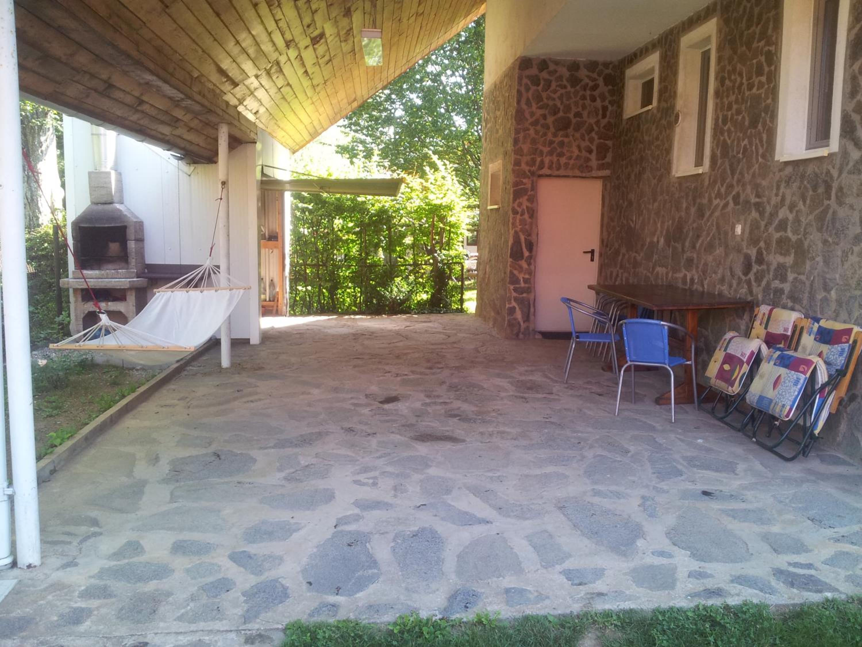 Photo 8
