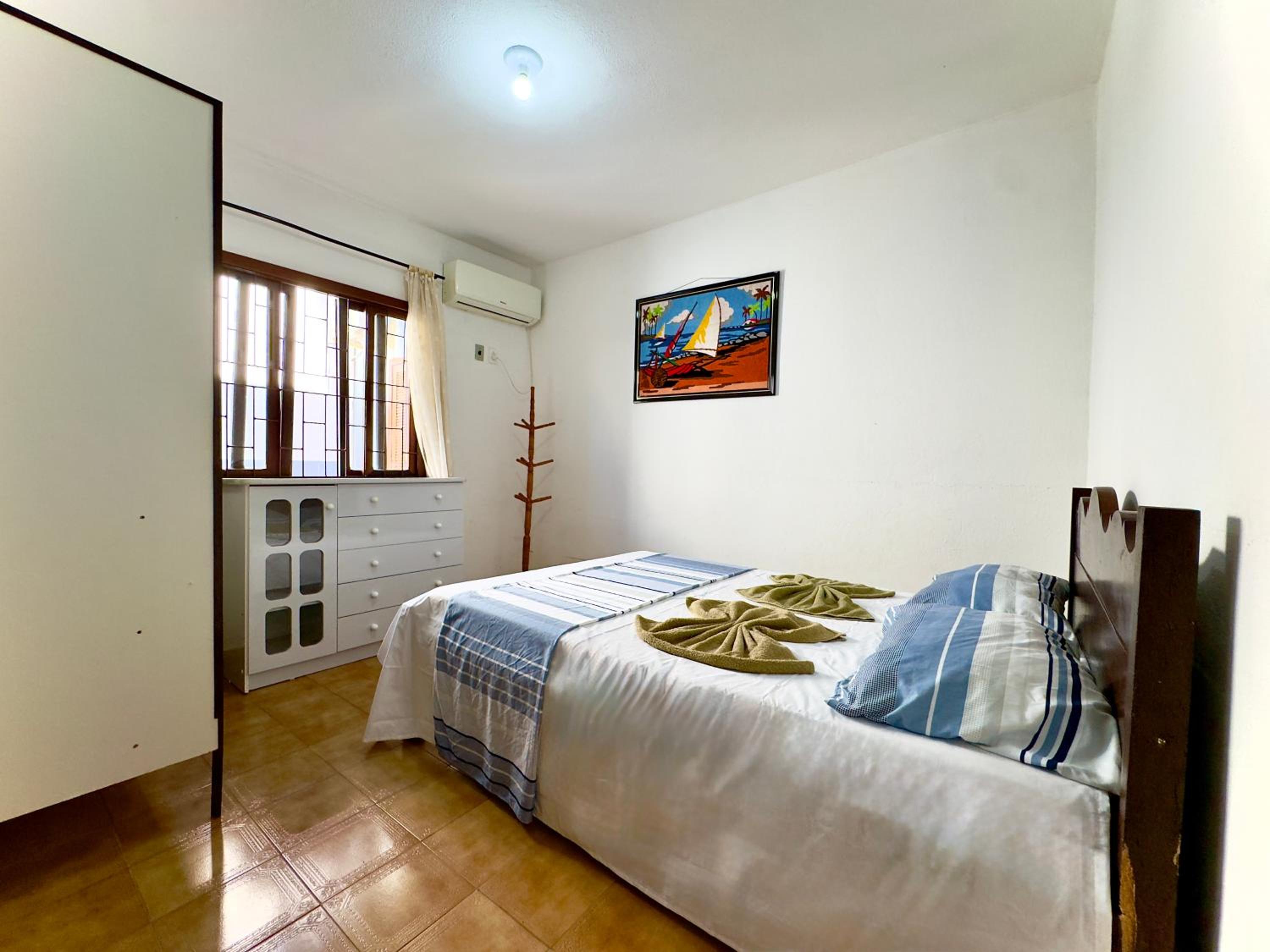 Casa Completa em Penha a poucos passos da PRAIA com Wi Fi TV e Cozinha Equipada Churrasqueira Privativa Ares condicionados Perfeito para Férias em Família