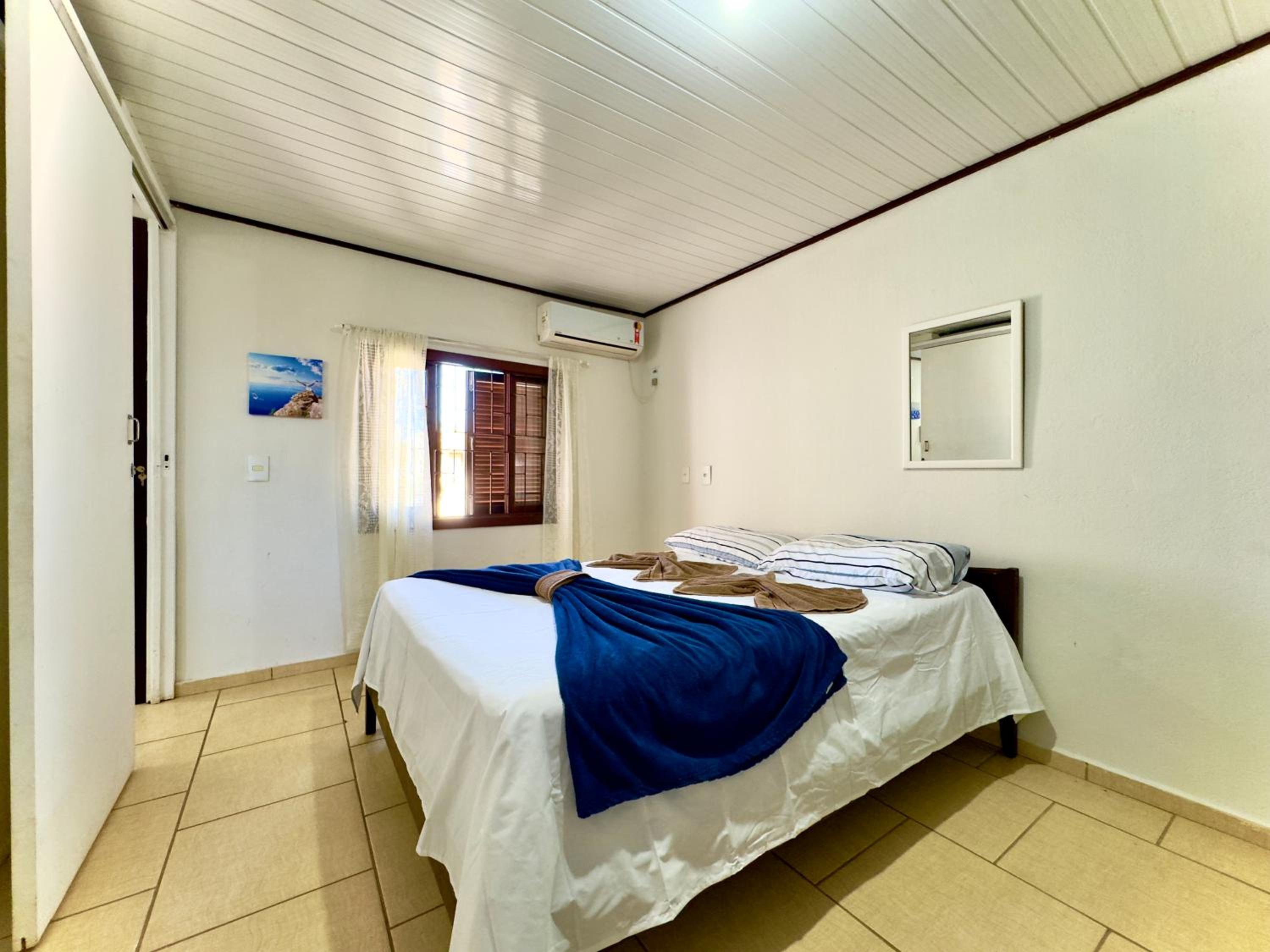 Casa Completa em Penha a poucos passos da PRAIA com Wi Fi TV e Cozinha Equipada Churrasqueira Privativa Ares condicionados Perfeito para Férias em Família