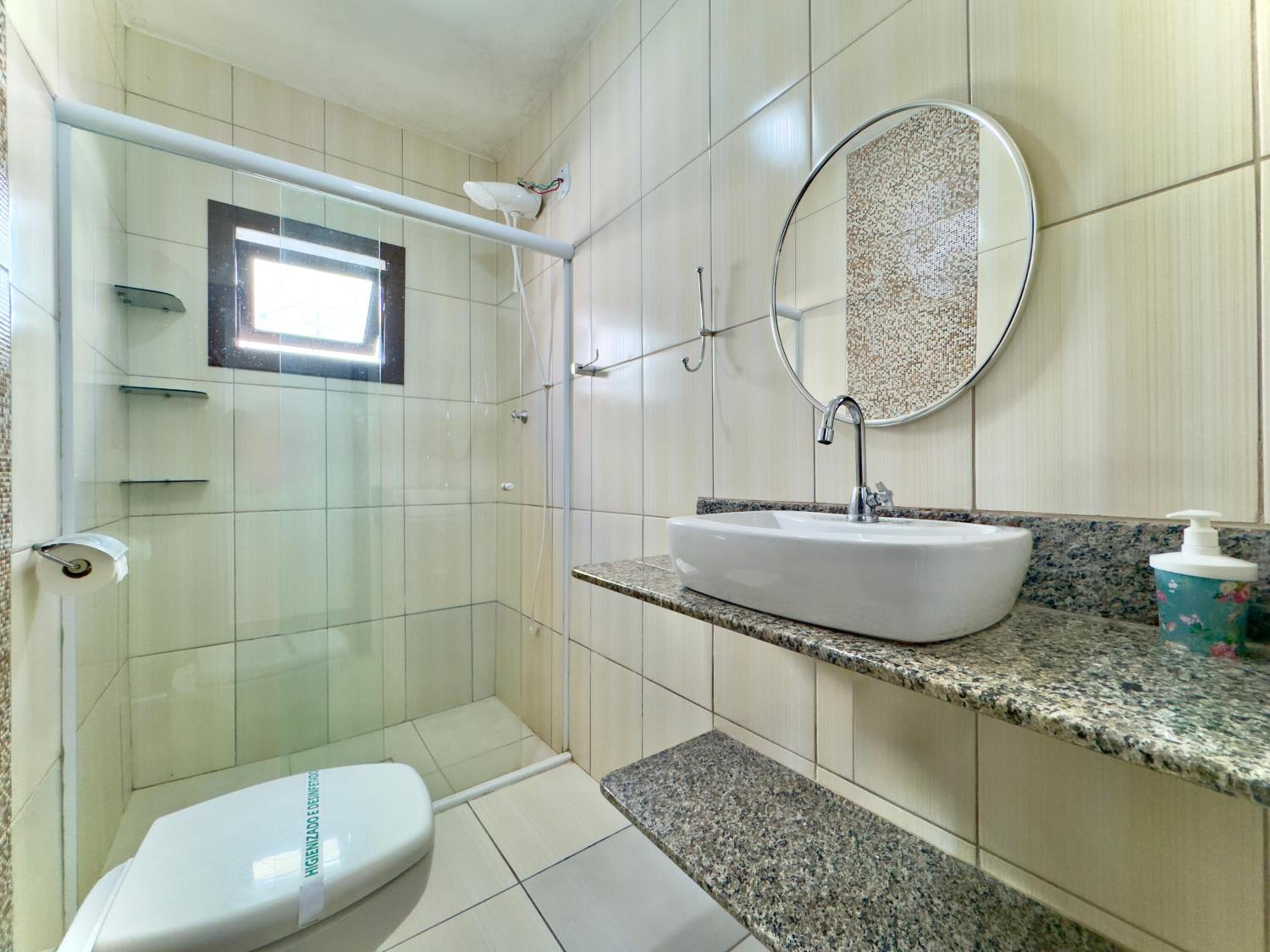 Casa Completa em Penha a poucos passos da PRAIA com Wi Fi TV e Cozinha Equipada Churrasqueira Privativa Ares condicionados Perfeito para Férias em Família