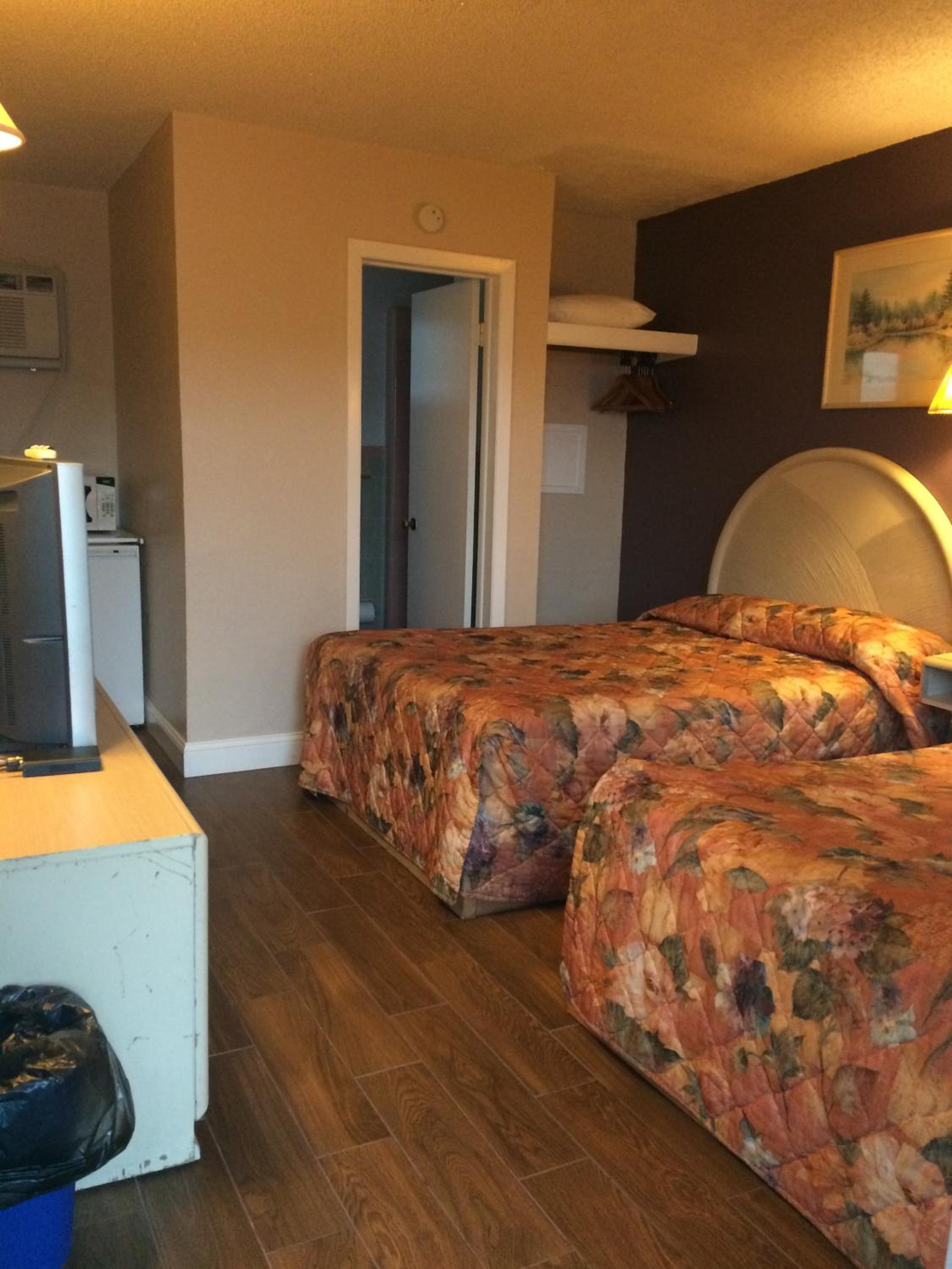 Royal Court Motel