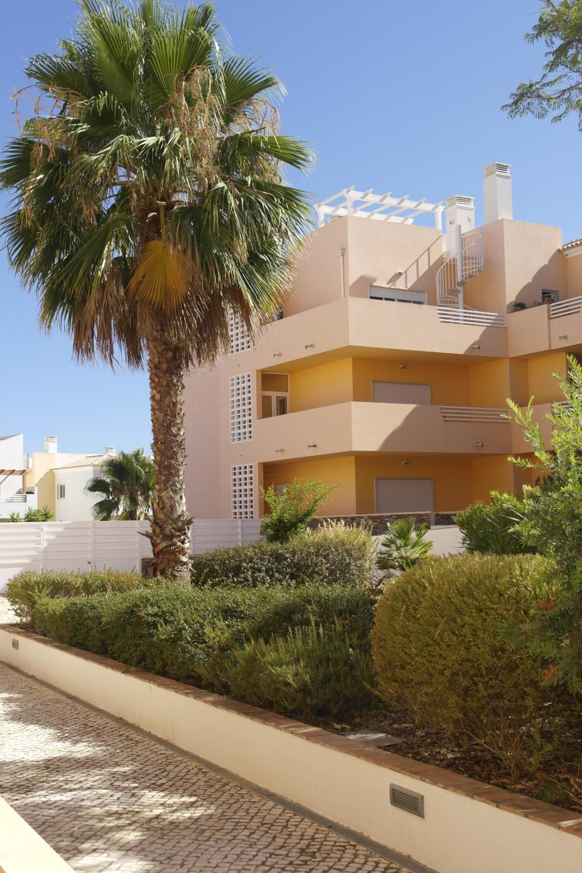 Hotel Cabanas Apartment - Image 1