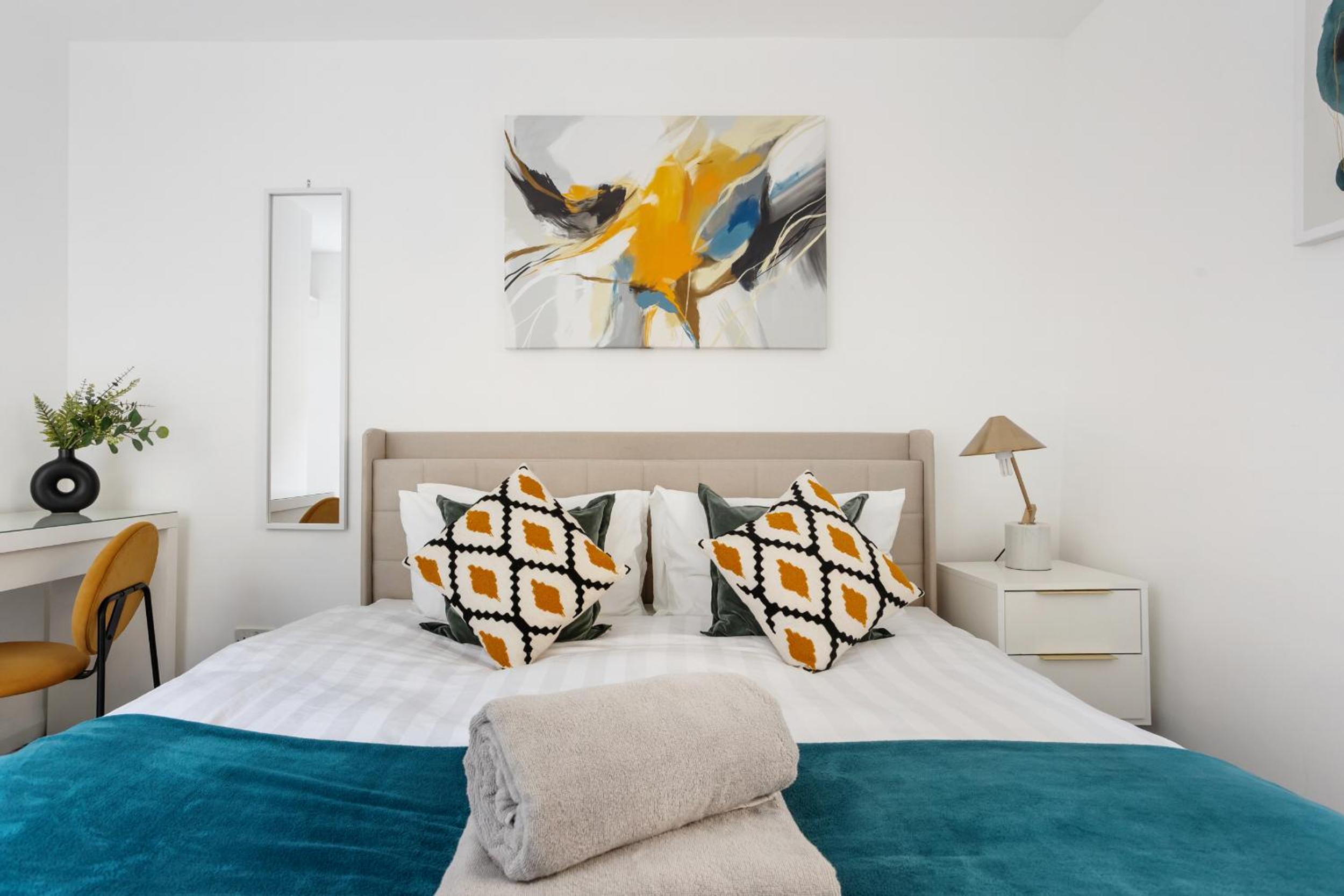 Abodess - Prime Euston Residences with Superking Bed