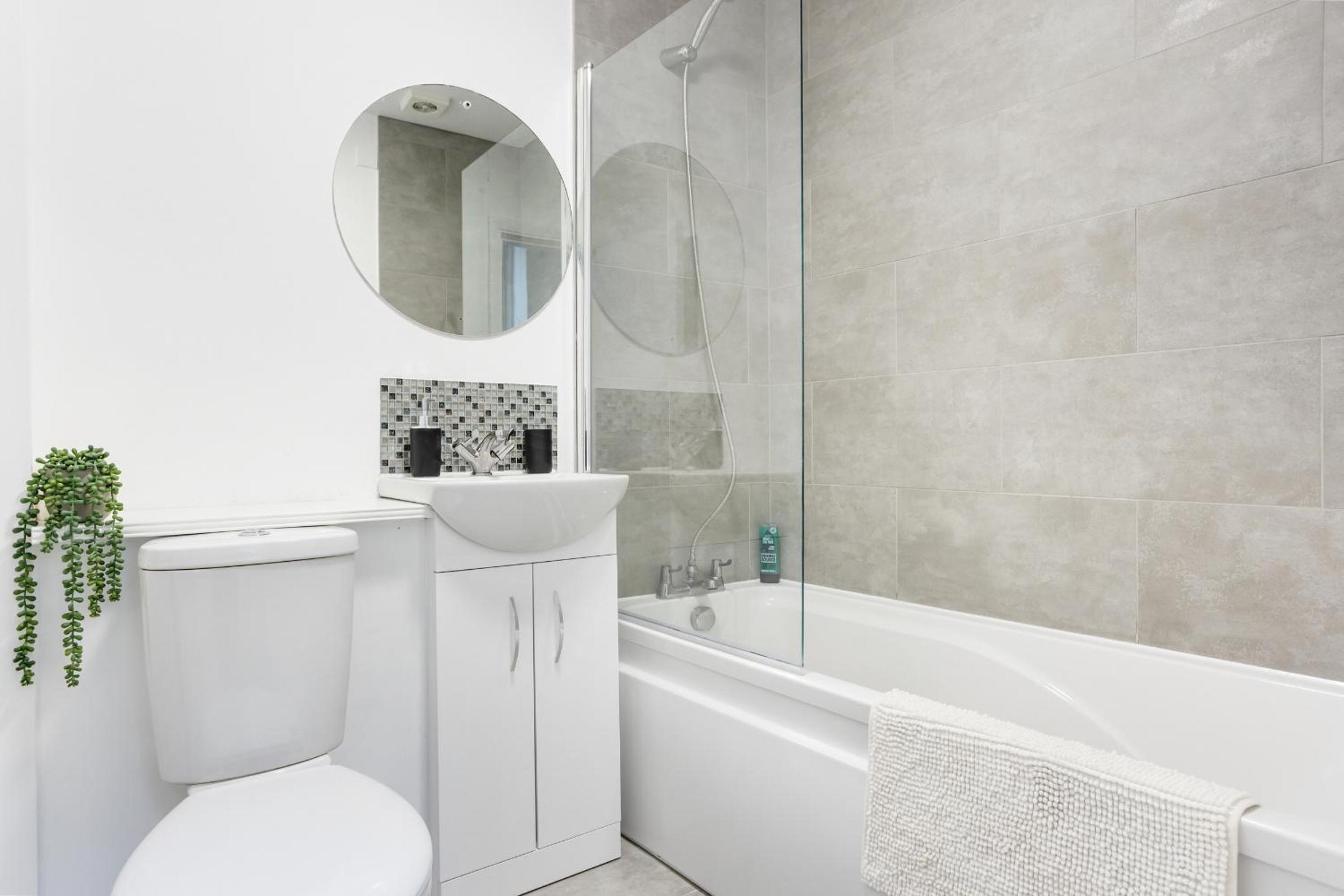 Abodess - Prime Euston Residences with Superking Bed
