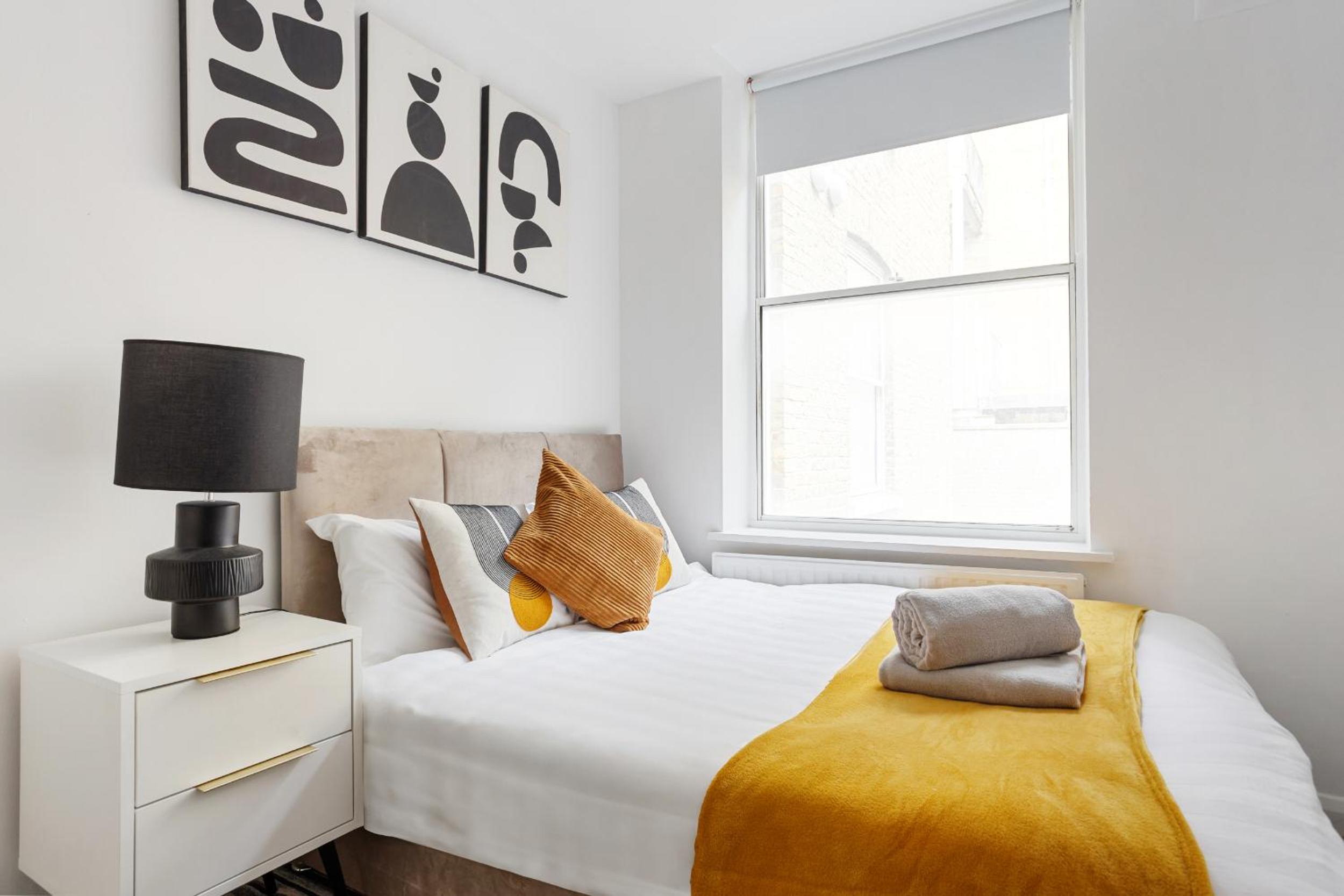 Abodess - Prime Euston Residences with Superking Bed