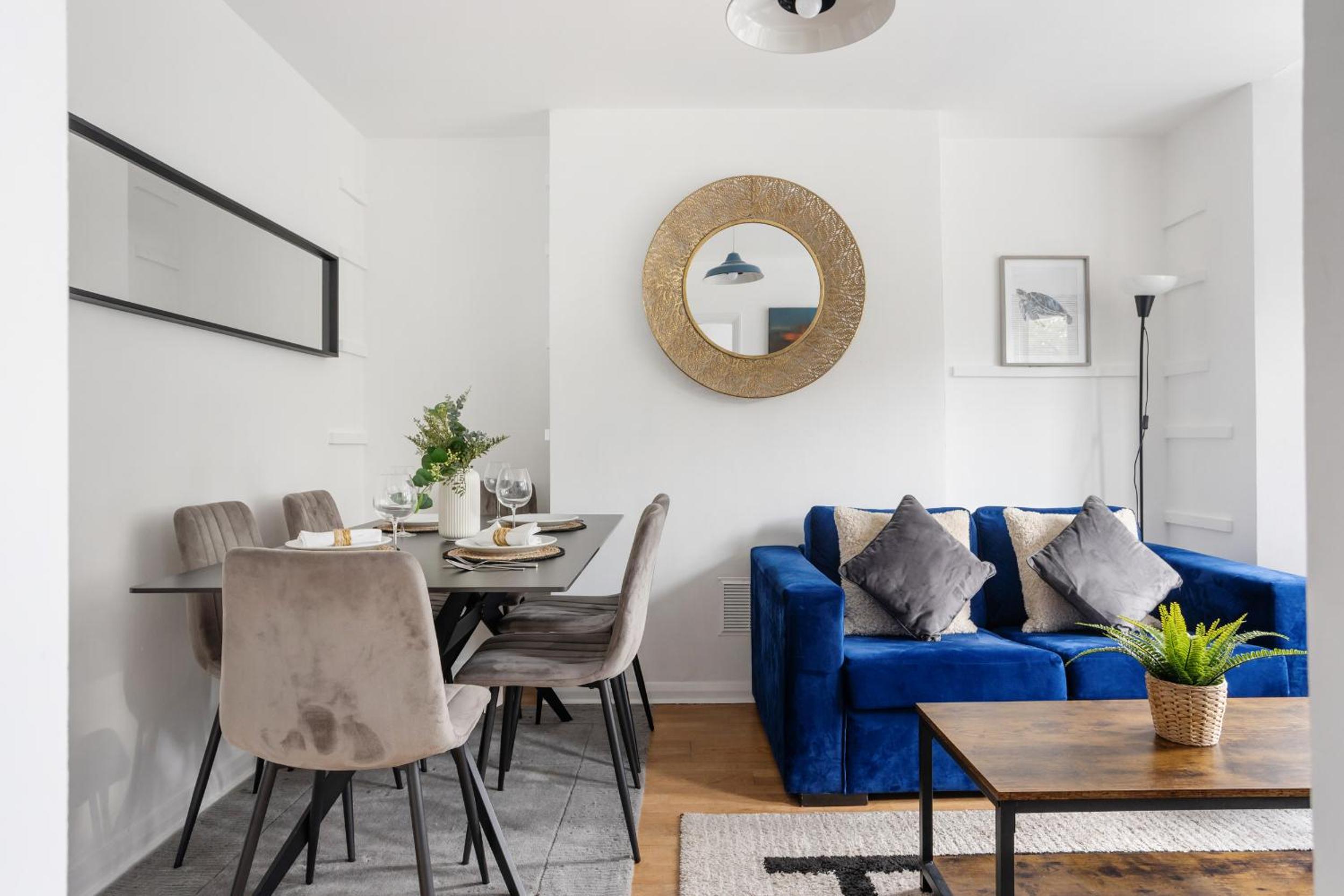 Abodess - Prime Euston Residences with Superking Bed