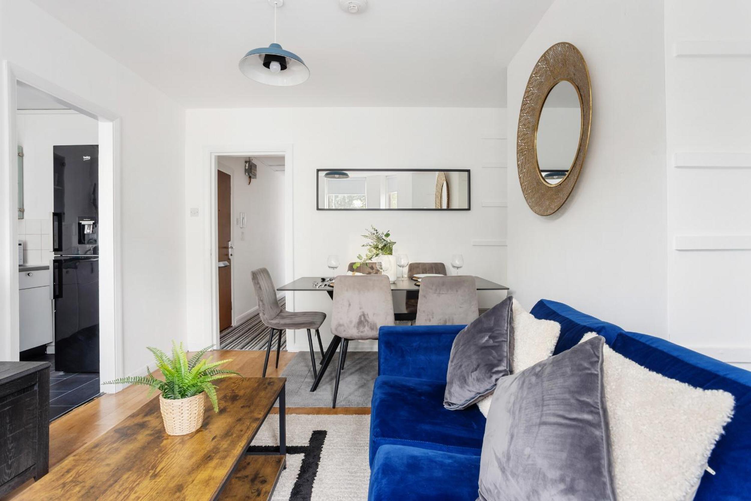 Abodess - Prime Euston Residences with Superking Bed