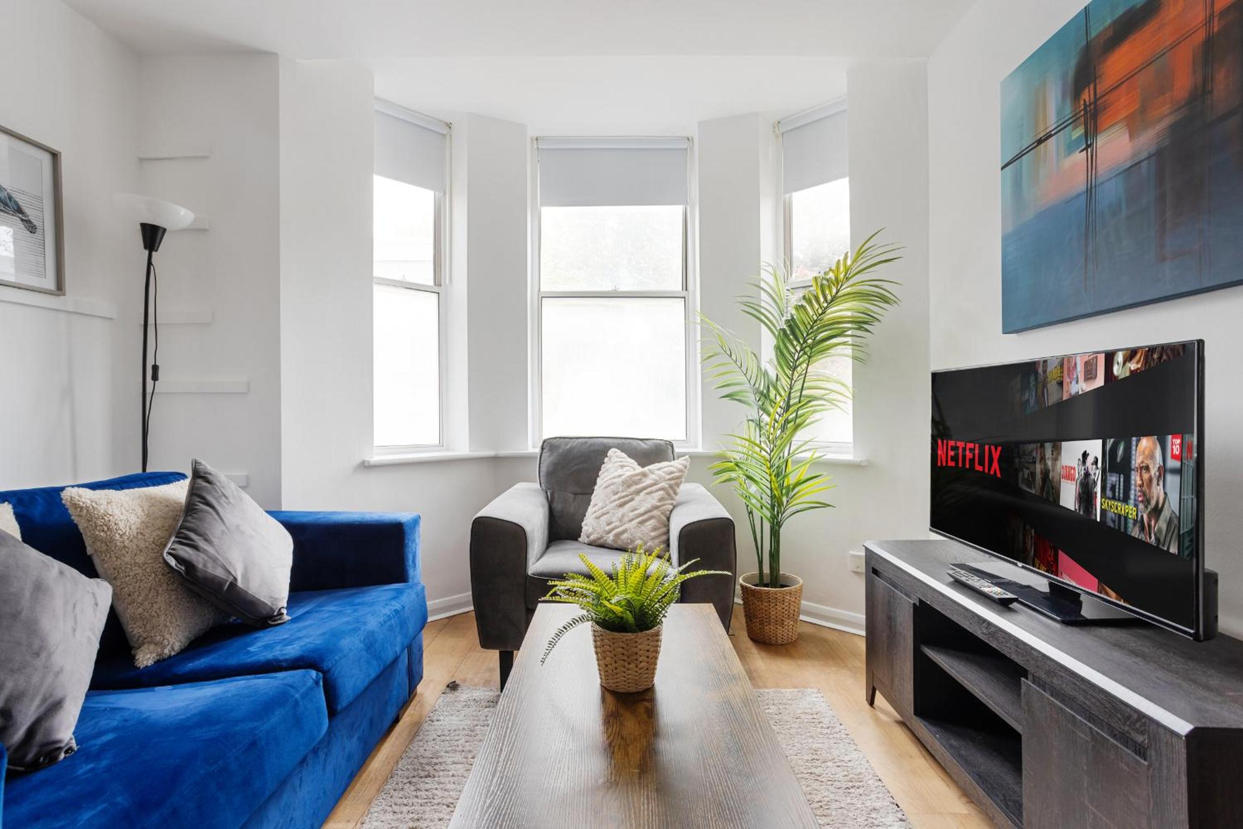 Abodess - Prime Euston Residences with Superking Bed