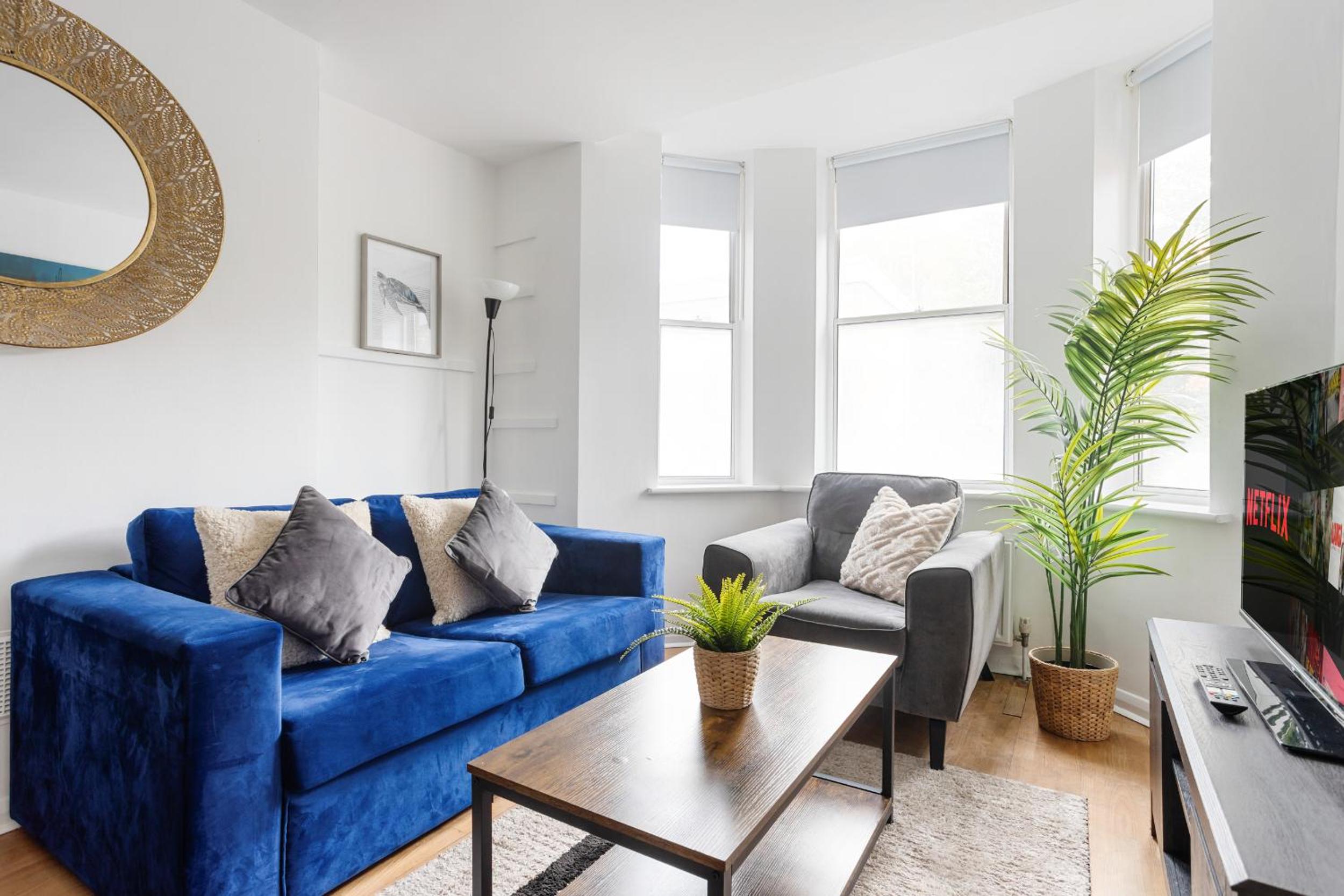 Abodess - Prime Euston Residences with Superking Bed