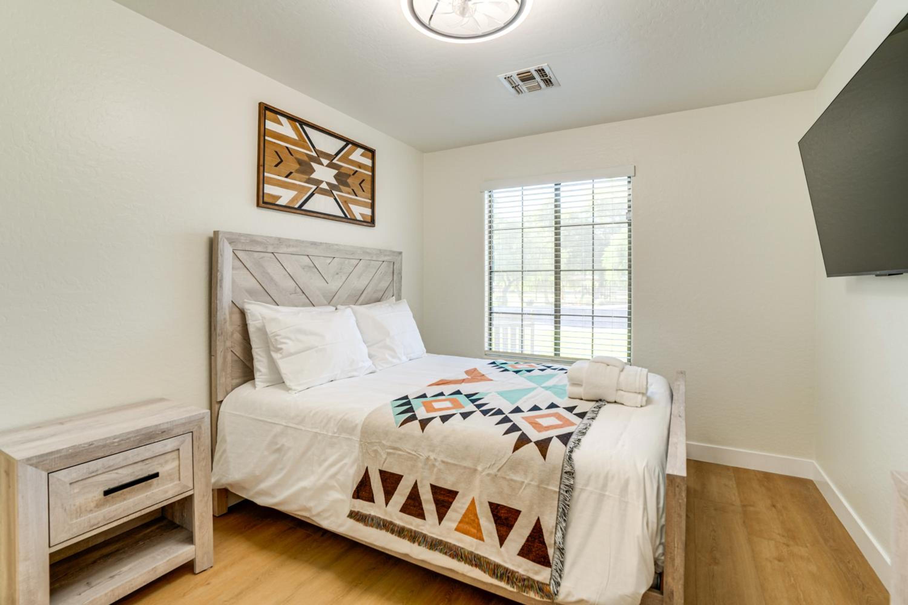 Spacious Backyard with Putting Green Peoria Retreat
