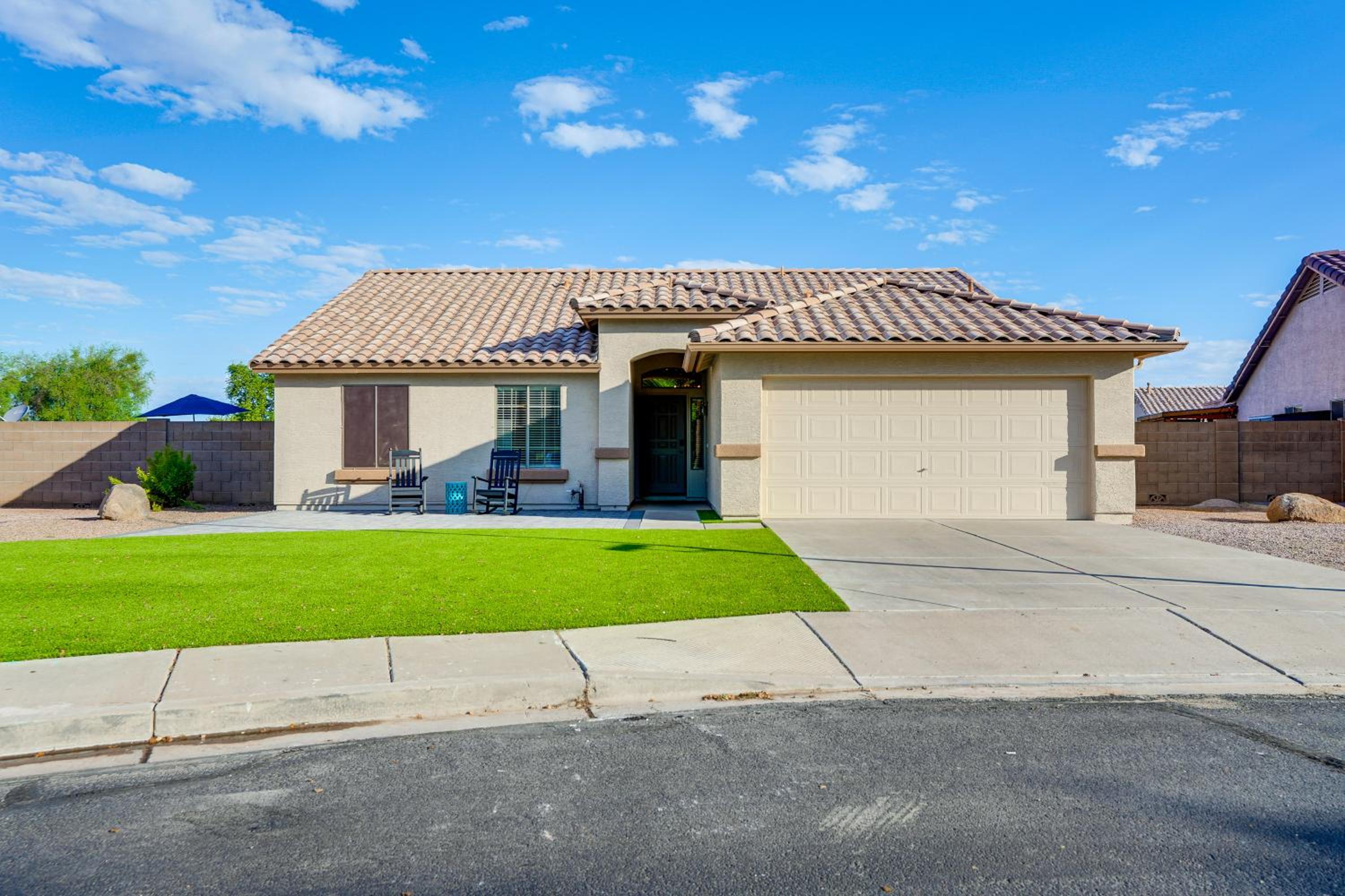 Spacious Backyard with Putting Green Peoria Retreat