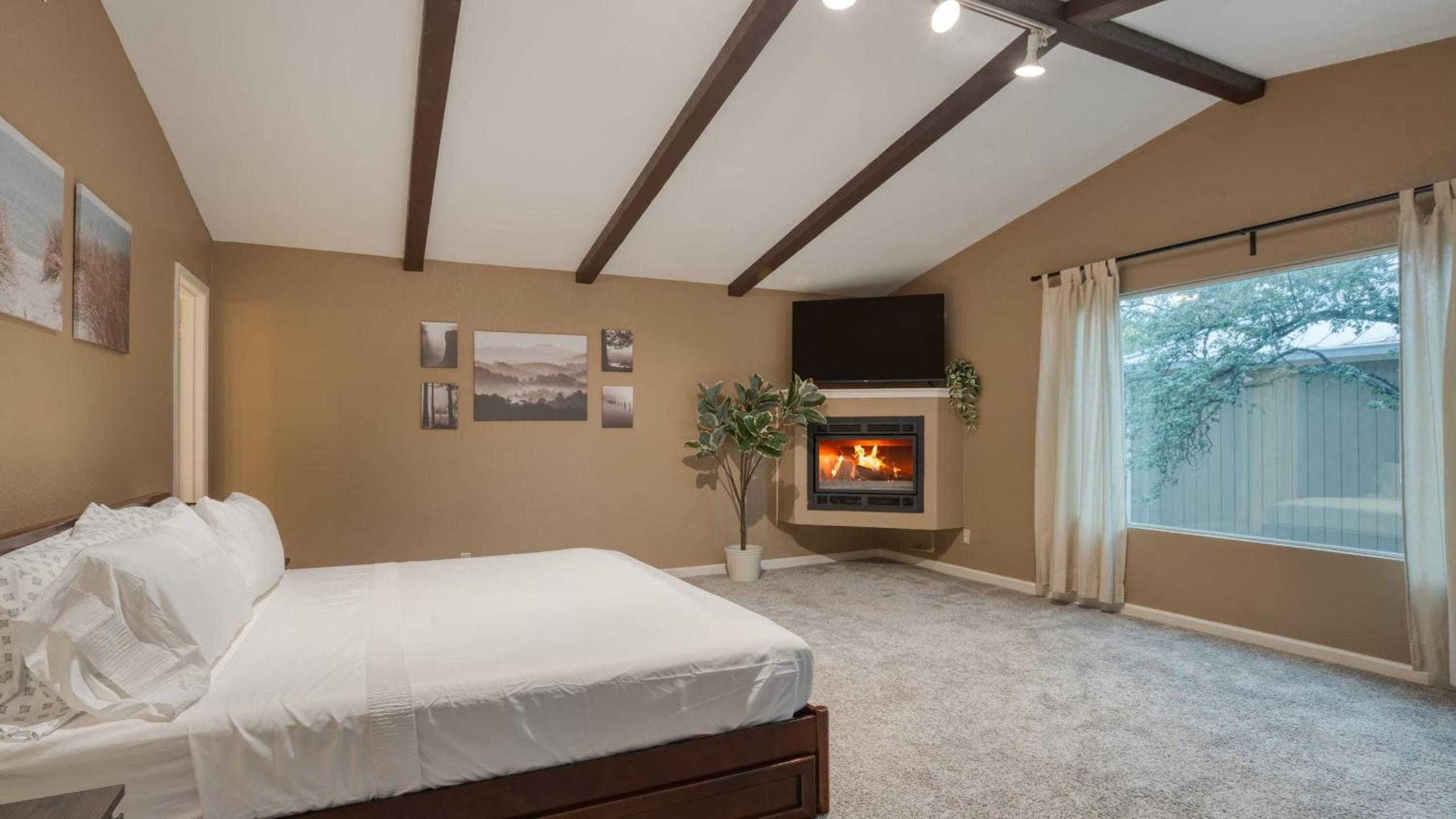 Sleeps 18 Game Room Deck w Firepit 5BDR Casita Cedar Stone by AvantStay