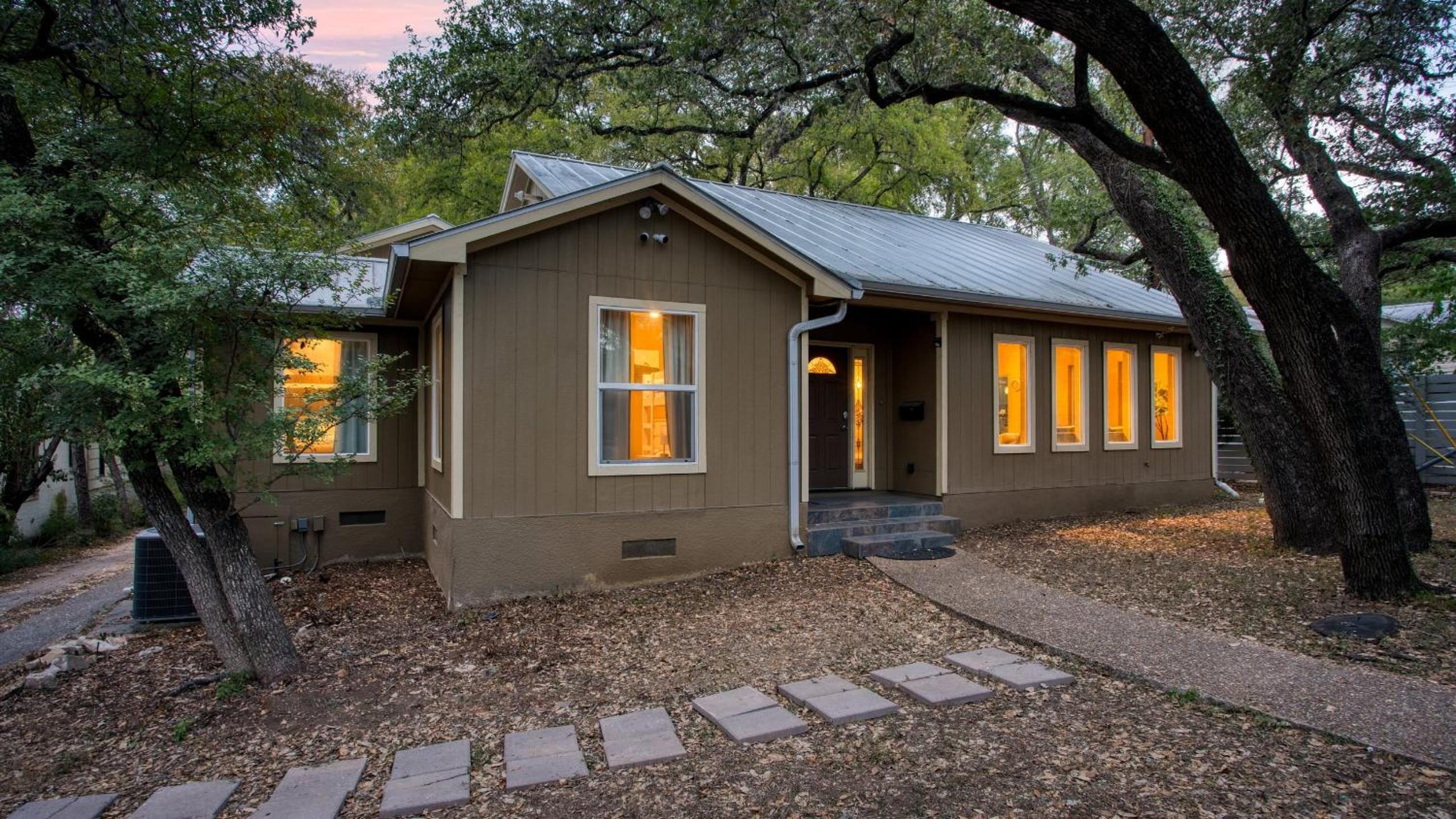 Sleeps 18 Game Room Deck w Firepit 5BDR Casita Cedar Stone by AvantStay
