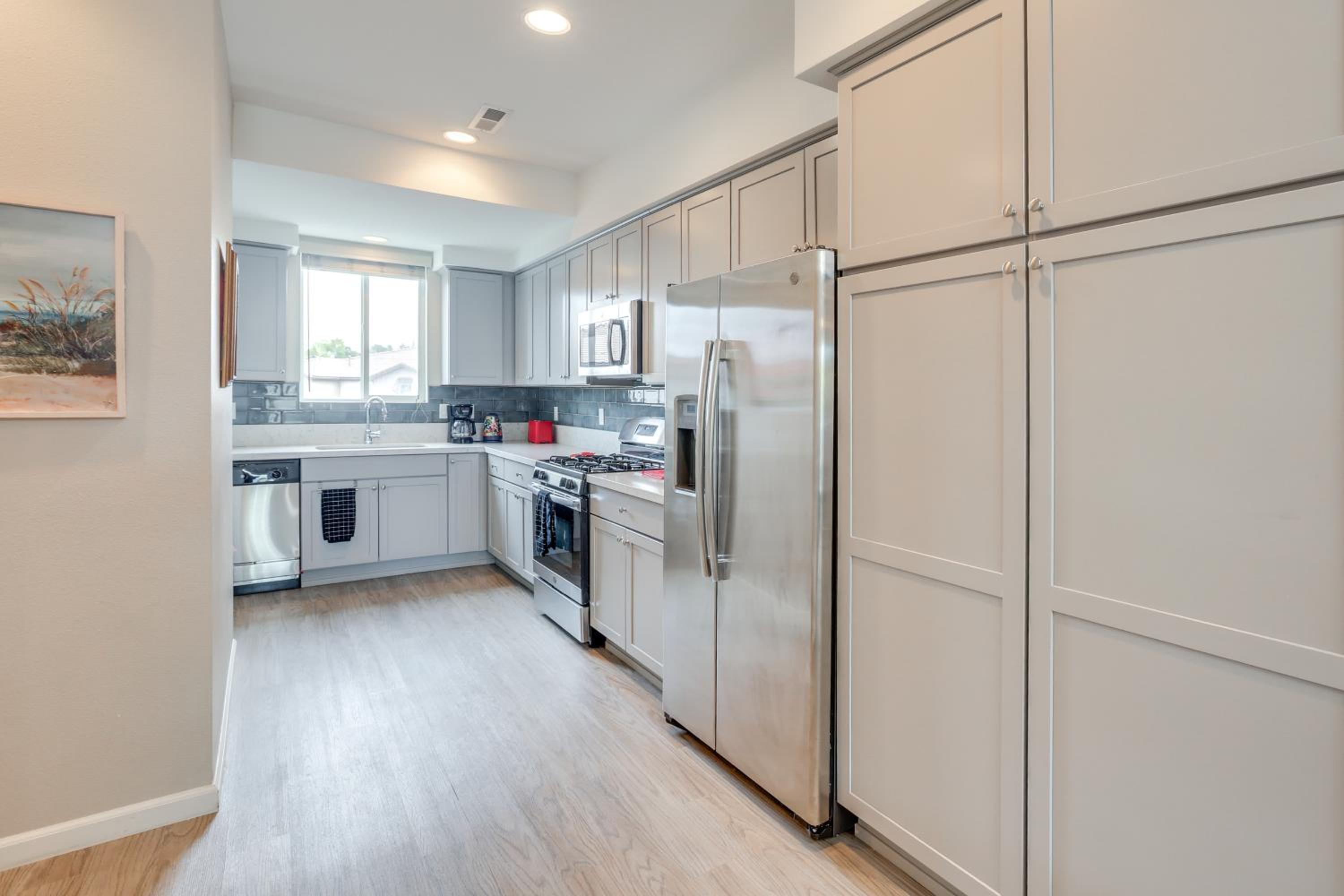 Home Base with Easy 1-80 Access 4 Mi to Dtwn Reno!