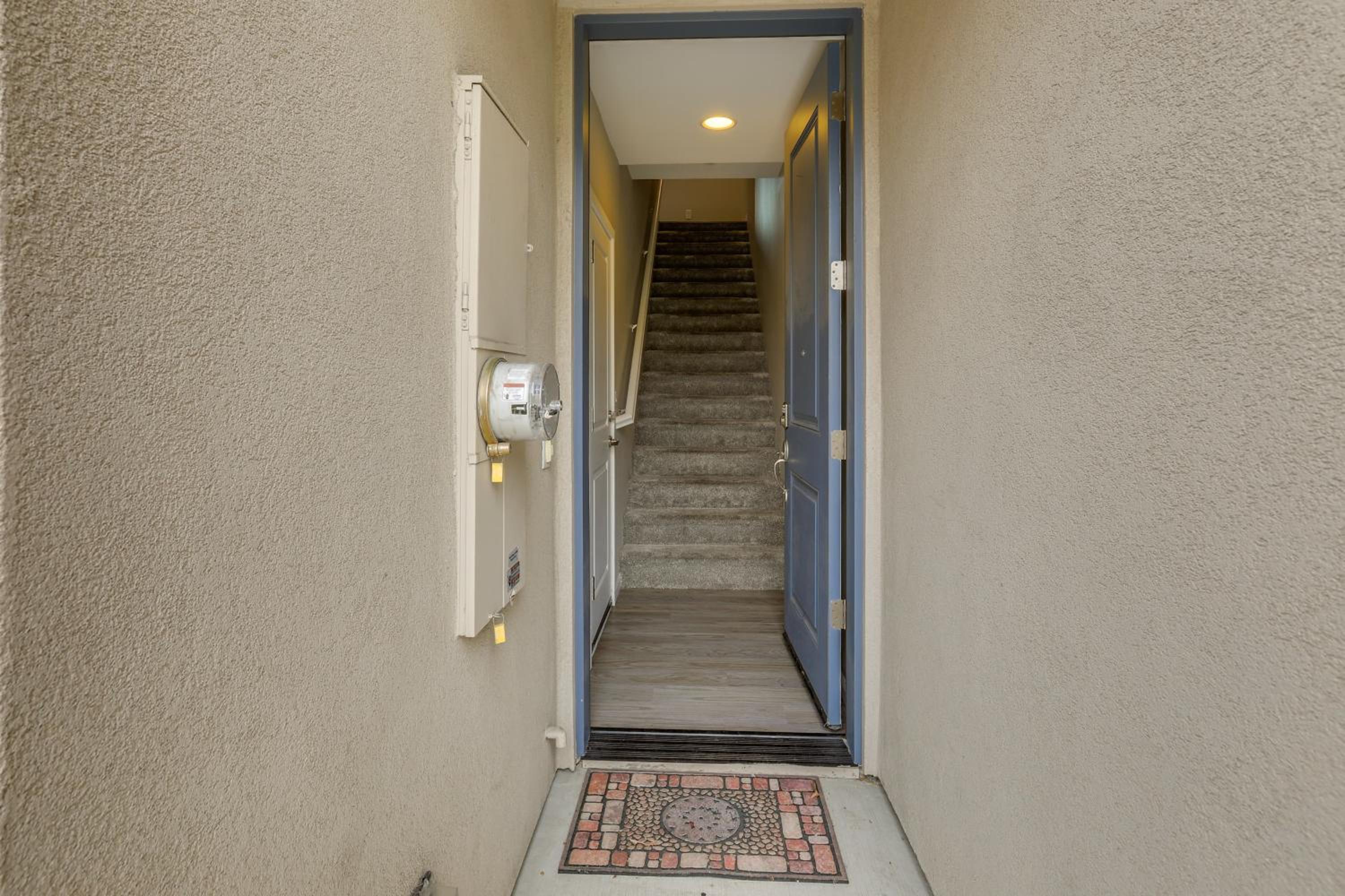 Home Base with Easy 1-80 Access 4 Mi to Dtwn Reno!