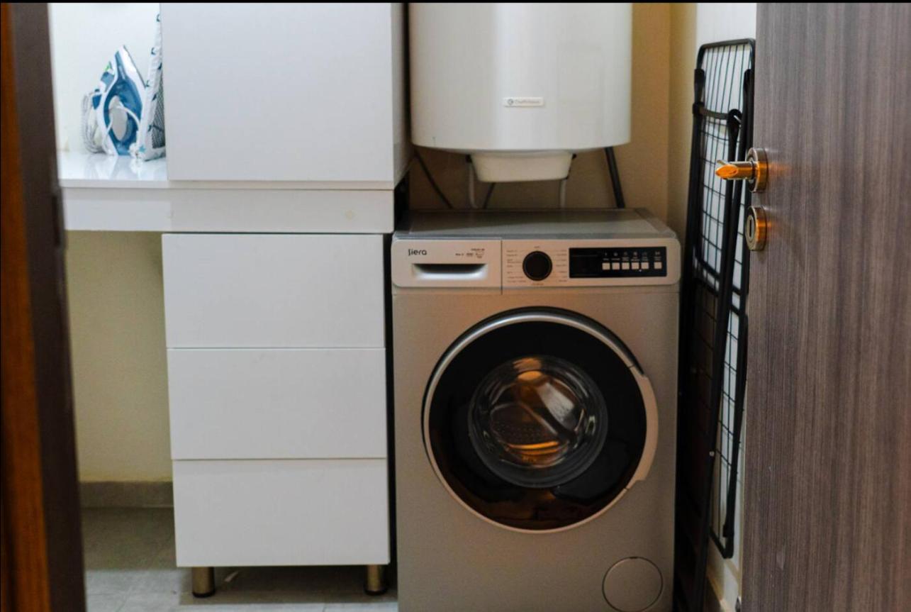 Gueliz BEST Residence Nour!! 3 Bedrooms Large Modern Apartment, walking distance to train station and everything