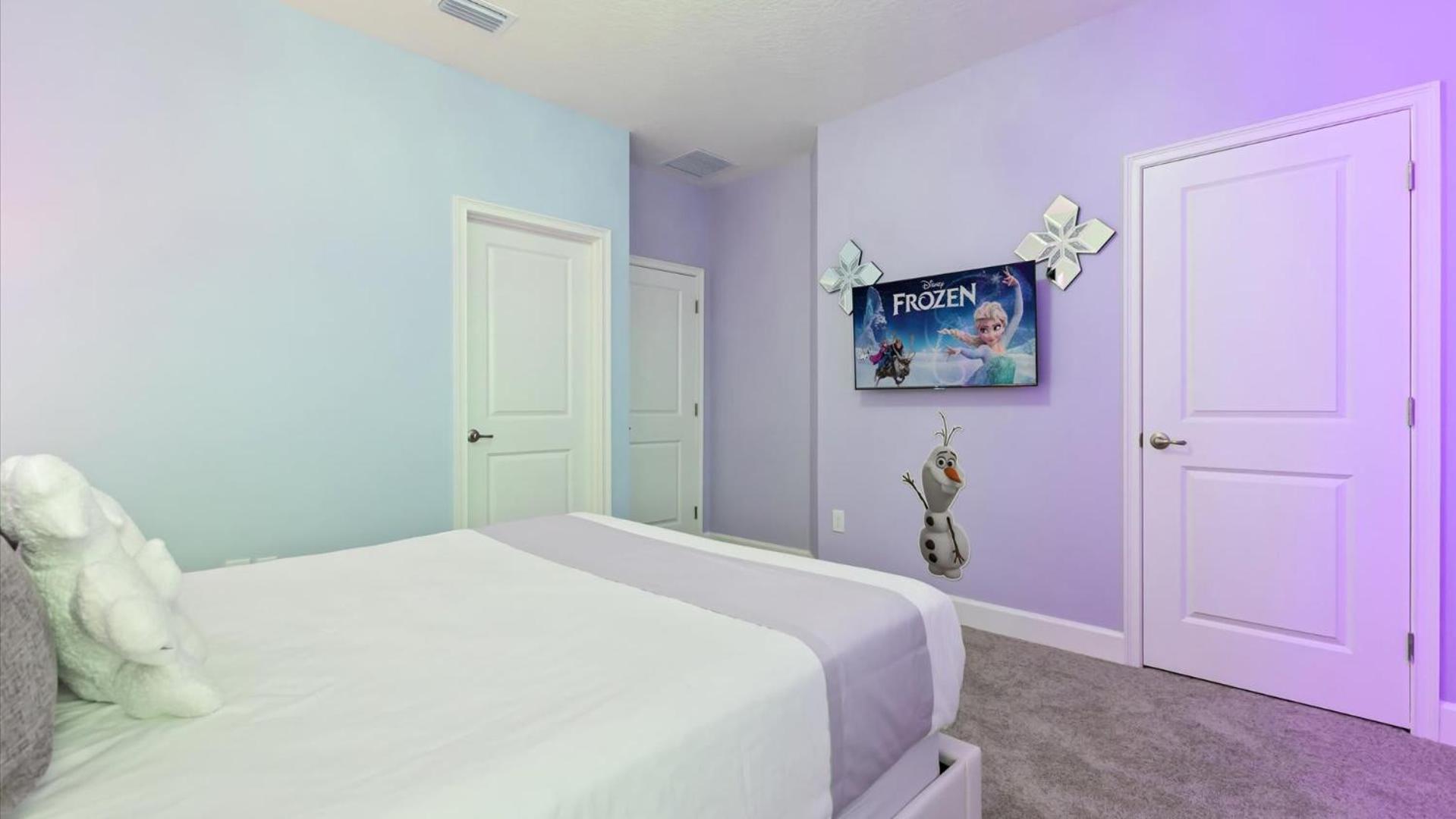 Lakeside Villa with Pool BBQ Cinema & Games Room