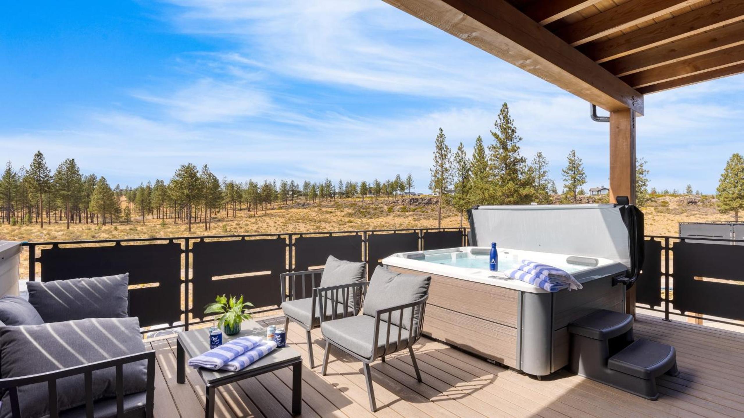 1131 Aerie Buyout 2 Units 5BDR Deck Hot Tub Views Near DT