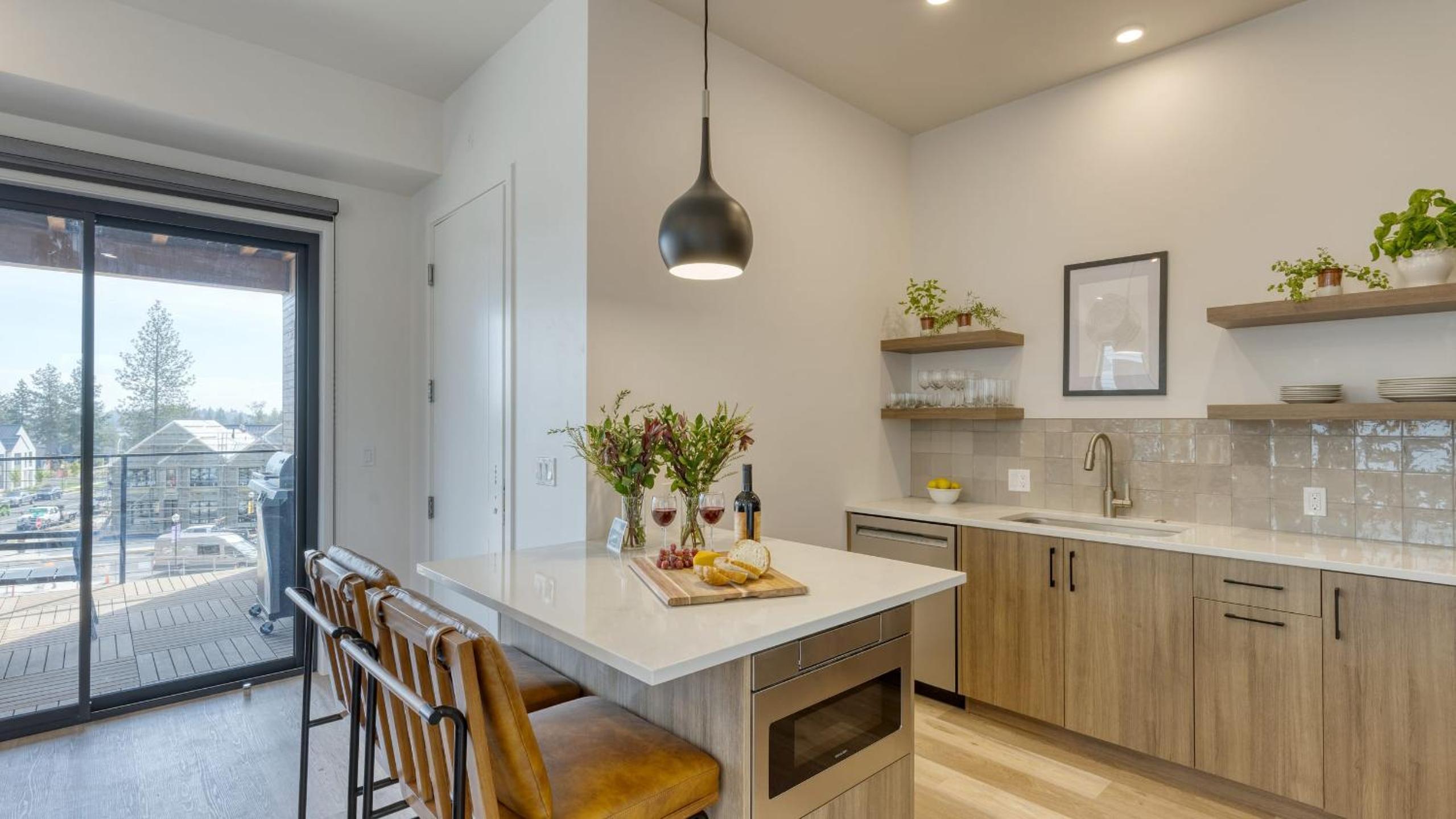 1119 Aerie Buyout 2 Units Near Old Bend Hot Tub Mountain View